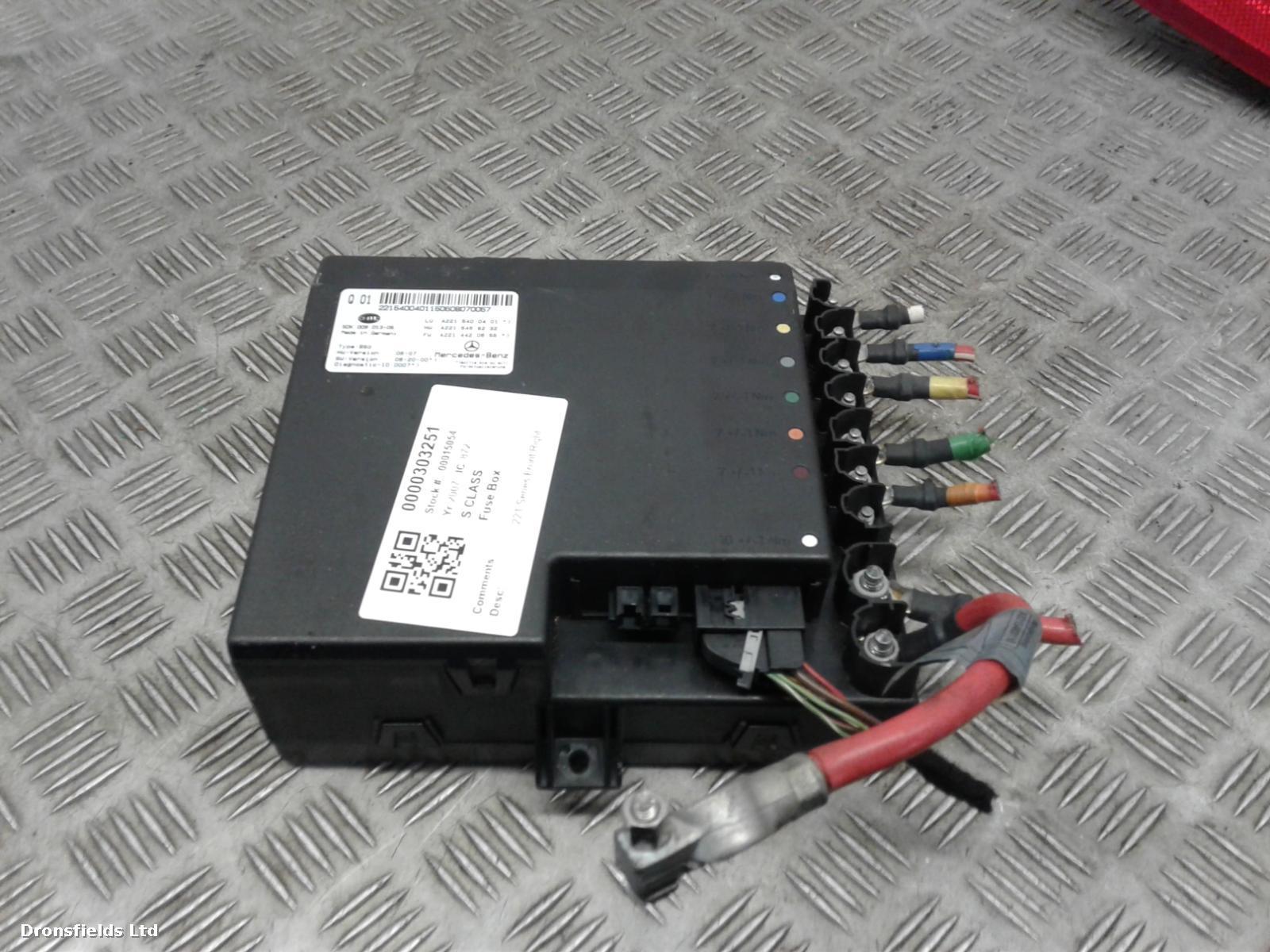 View Auto part Fuse Box Mercedes S Class 2007