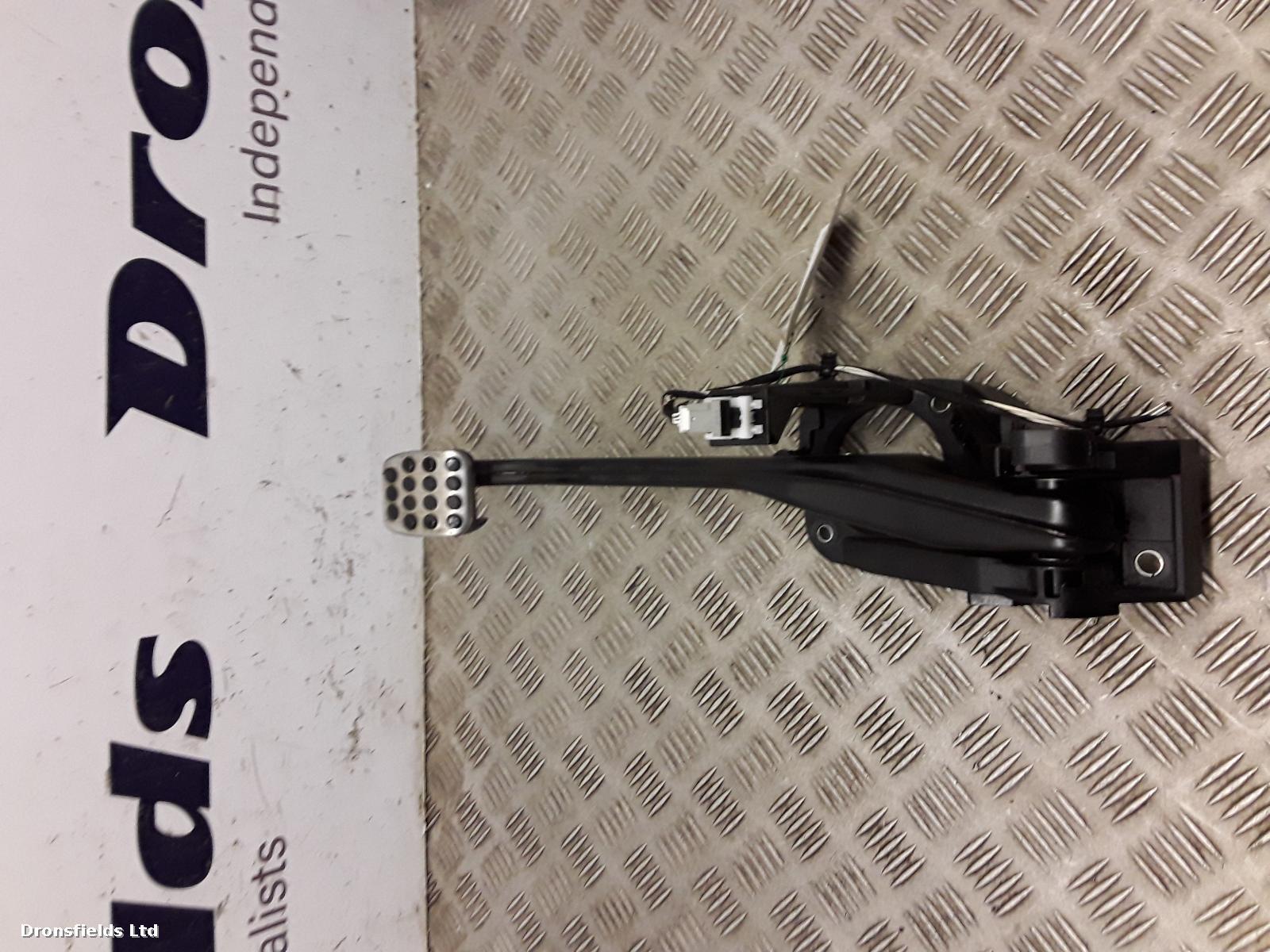 View Auto part Clutch Pedal Mercedes A Class 2015