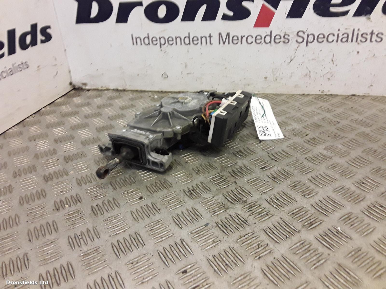 View Auto part Bootlid/Tailgate Power Lift Motor Mercedes E Class 2012