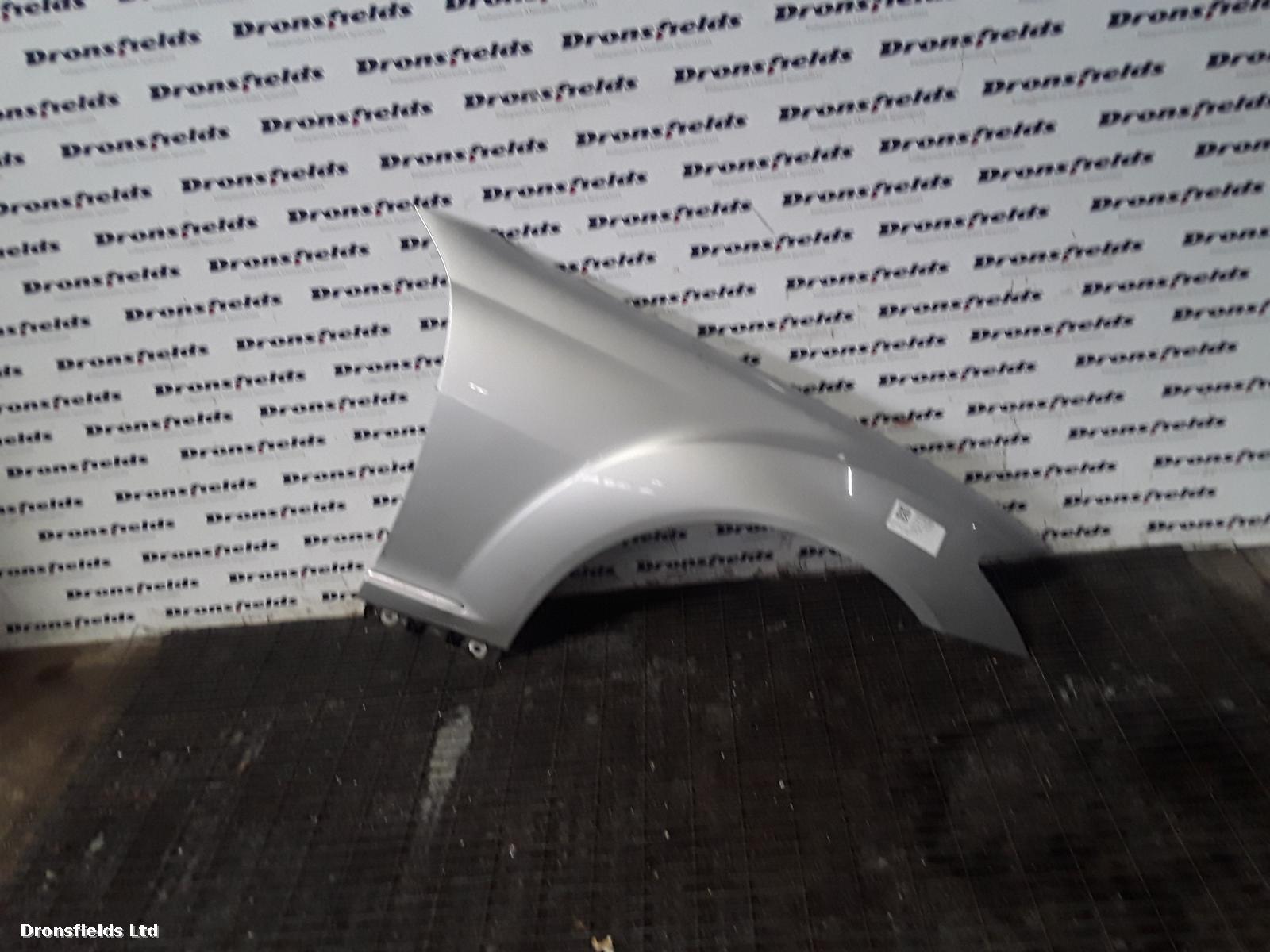 View Auto part R Wing Mercedes S Class 2007