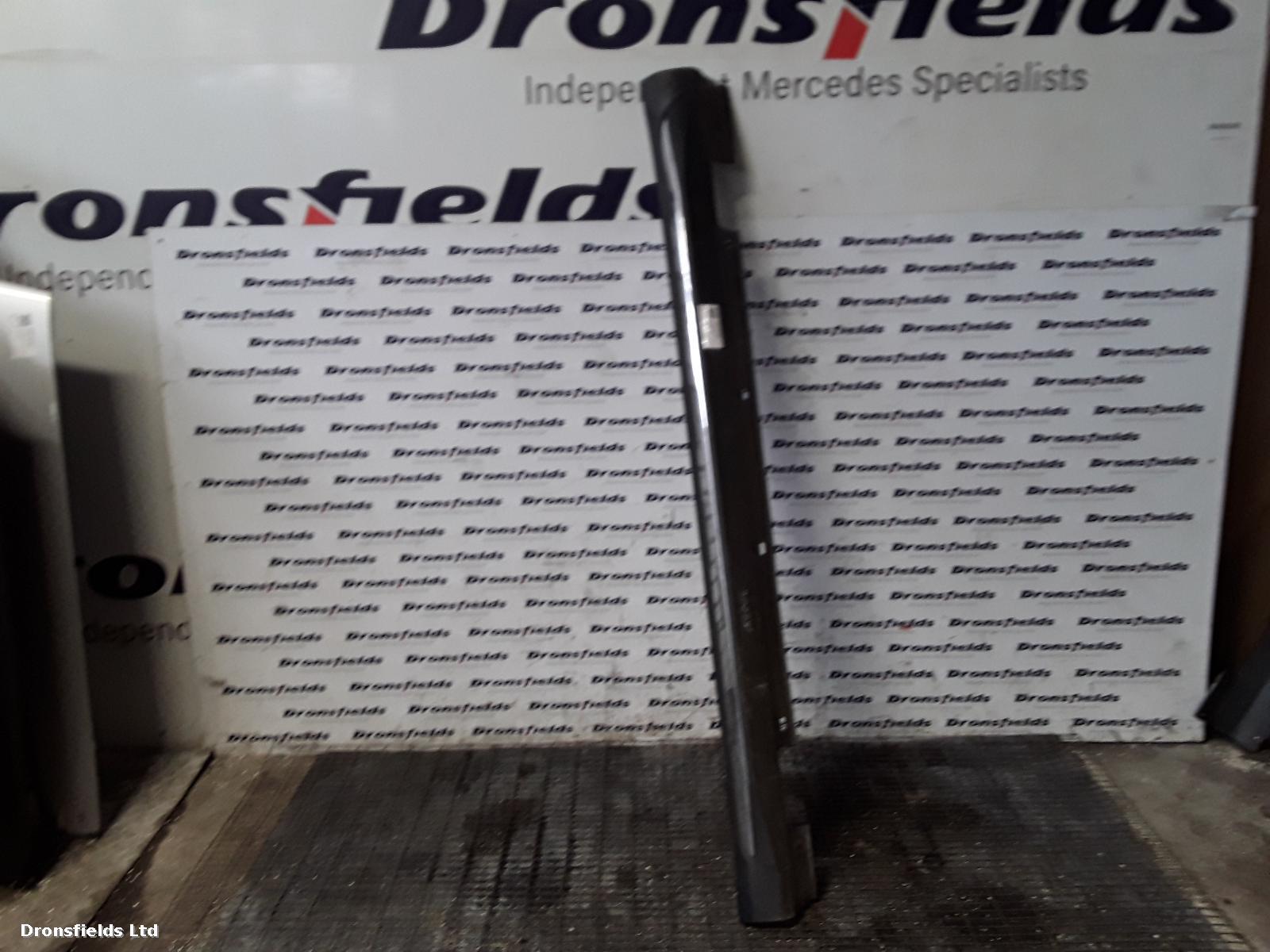 View Auto part Side Skirt Mercedes Gla Class 2020
