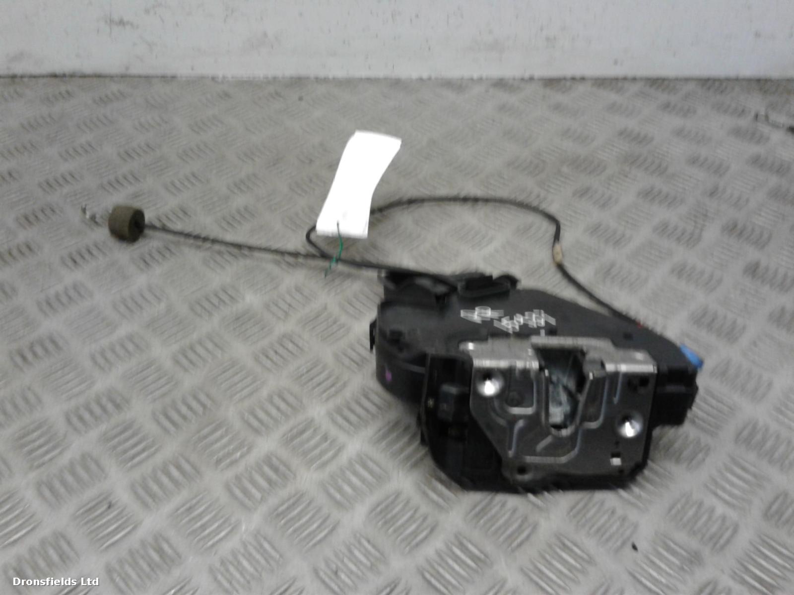 View Auto part Door Lock Assembly Mercedes C Class 2006