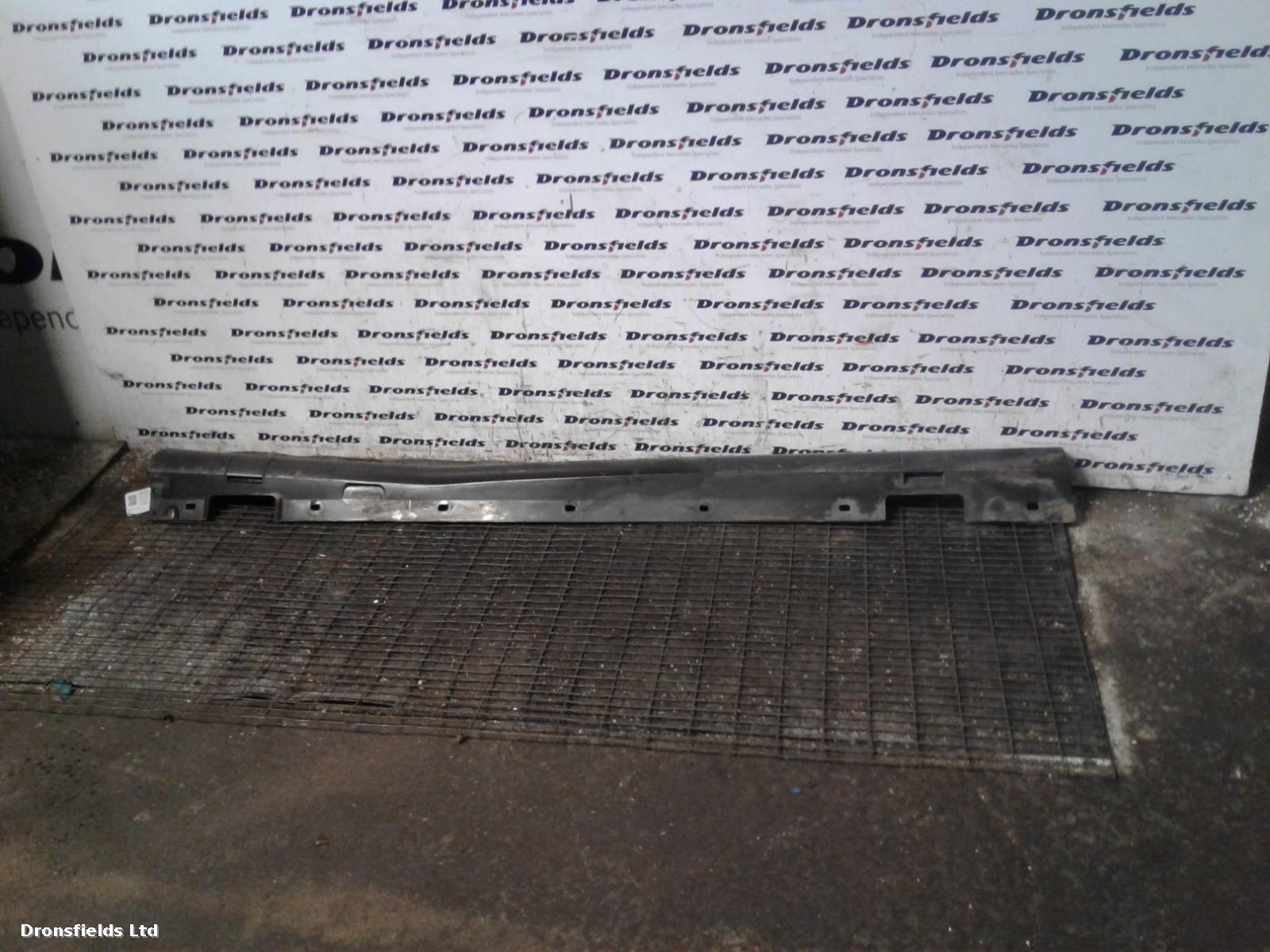 View Auto part Side Skirt Mercedes E Class 2011