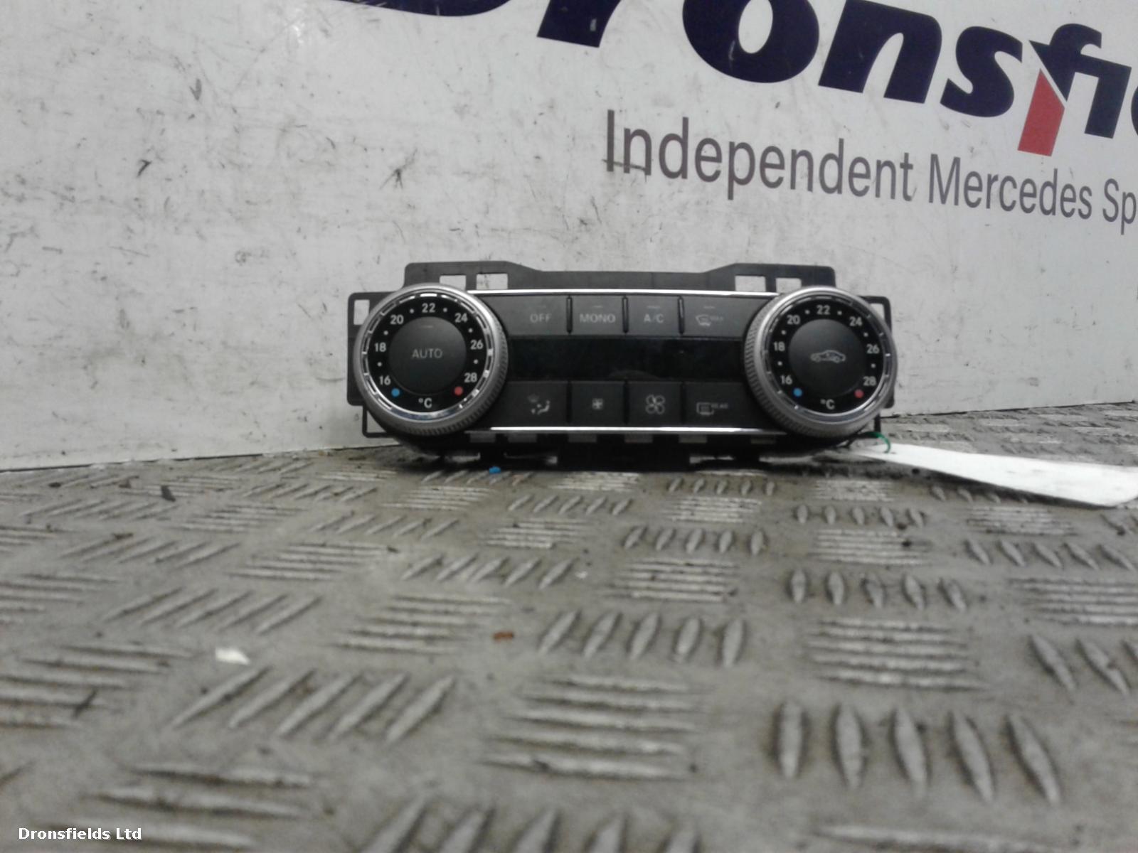 View Auto part Heater/AC Controller Mercedes C Class 2010