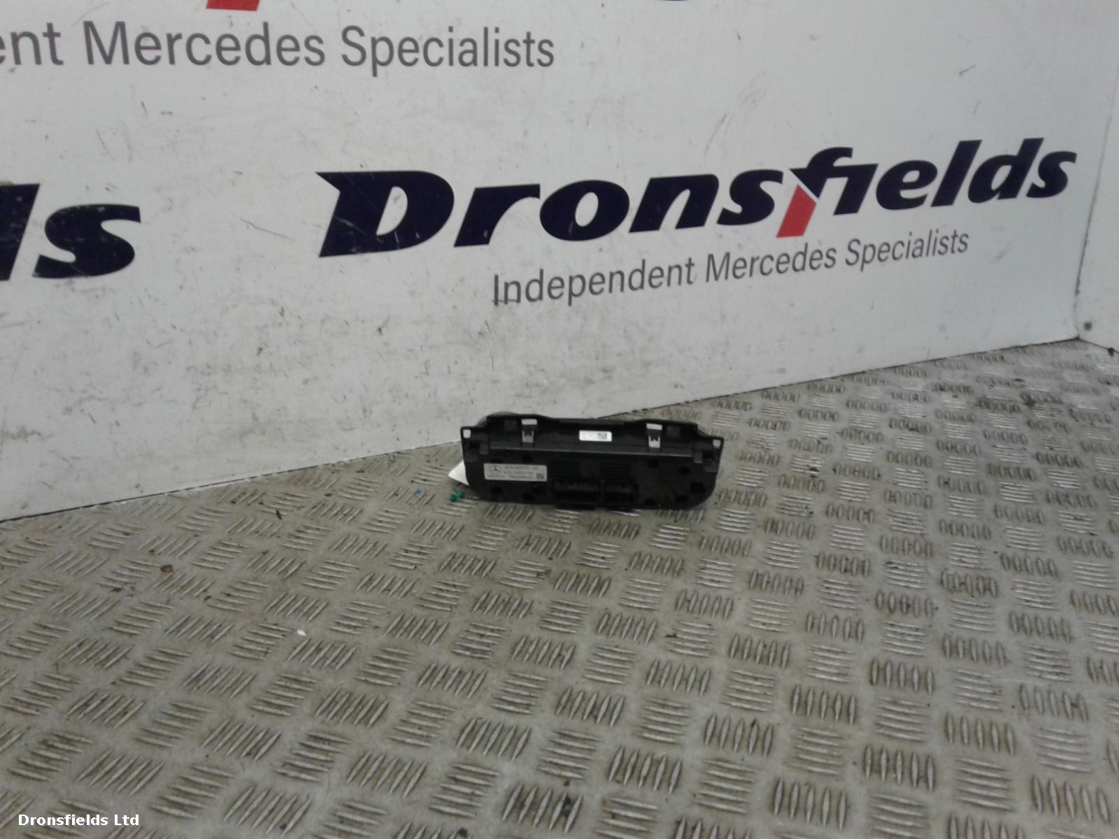 View Auto part Heater/AC Controller Mercedes C Class 2010