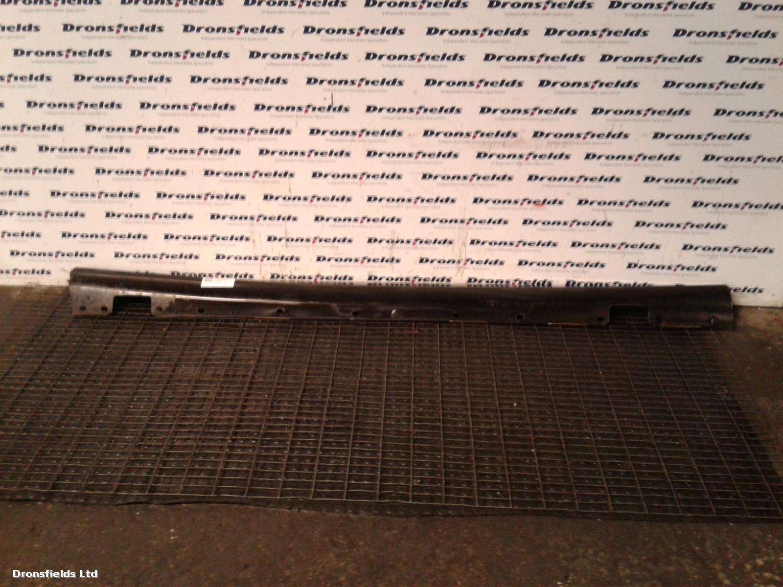 View Auto part Side Skirt Mercedes E Class 2007