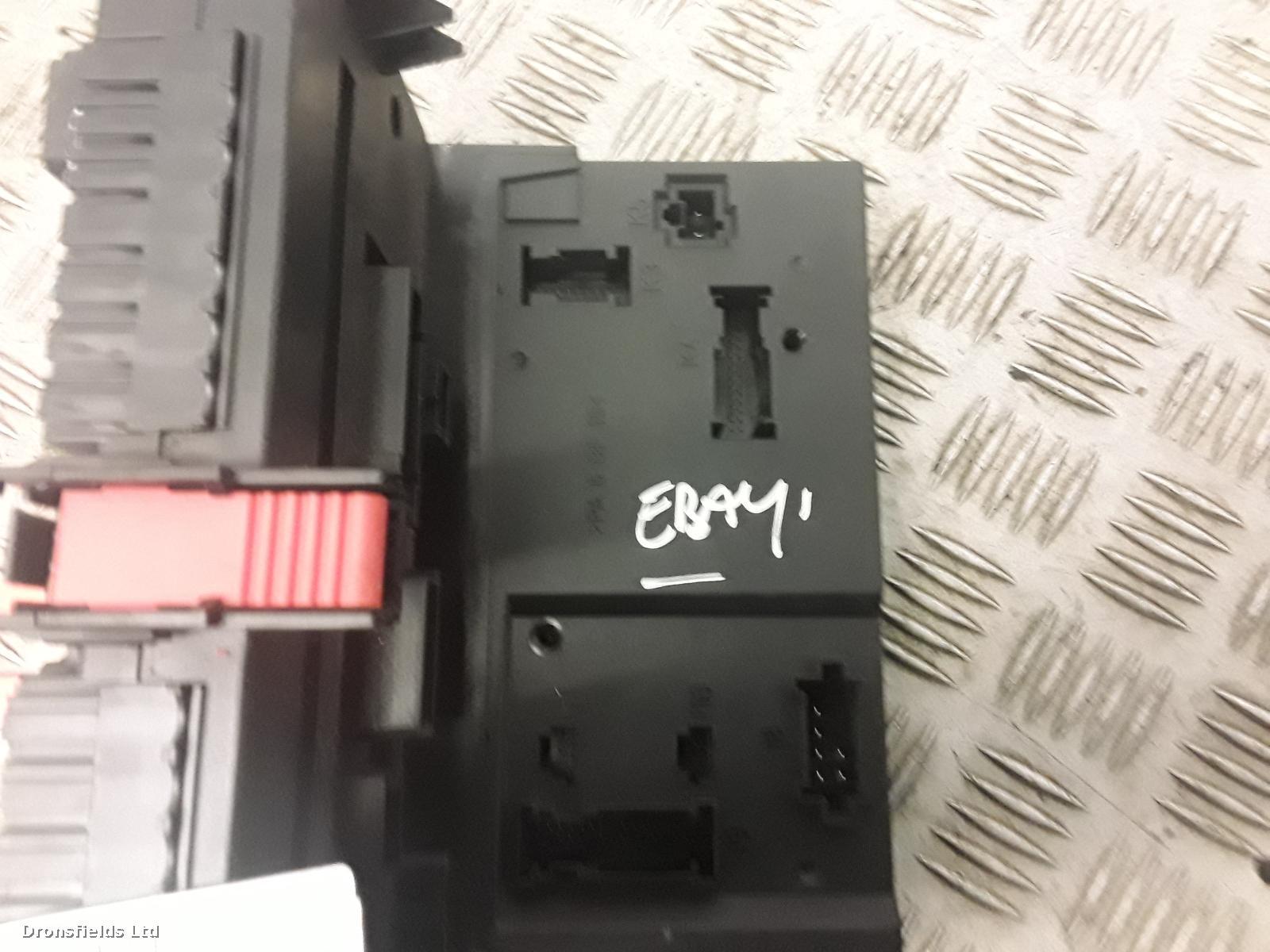 View Auto part Fuse Box Mercedes S Class 2006