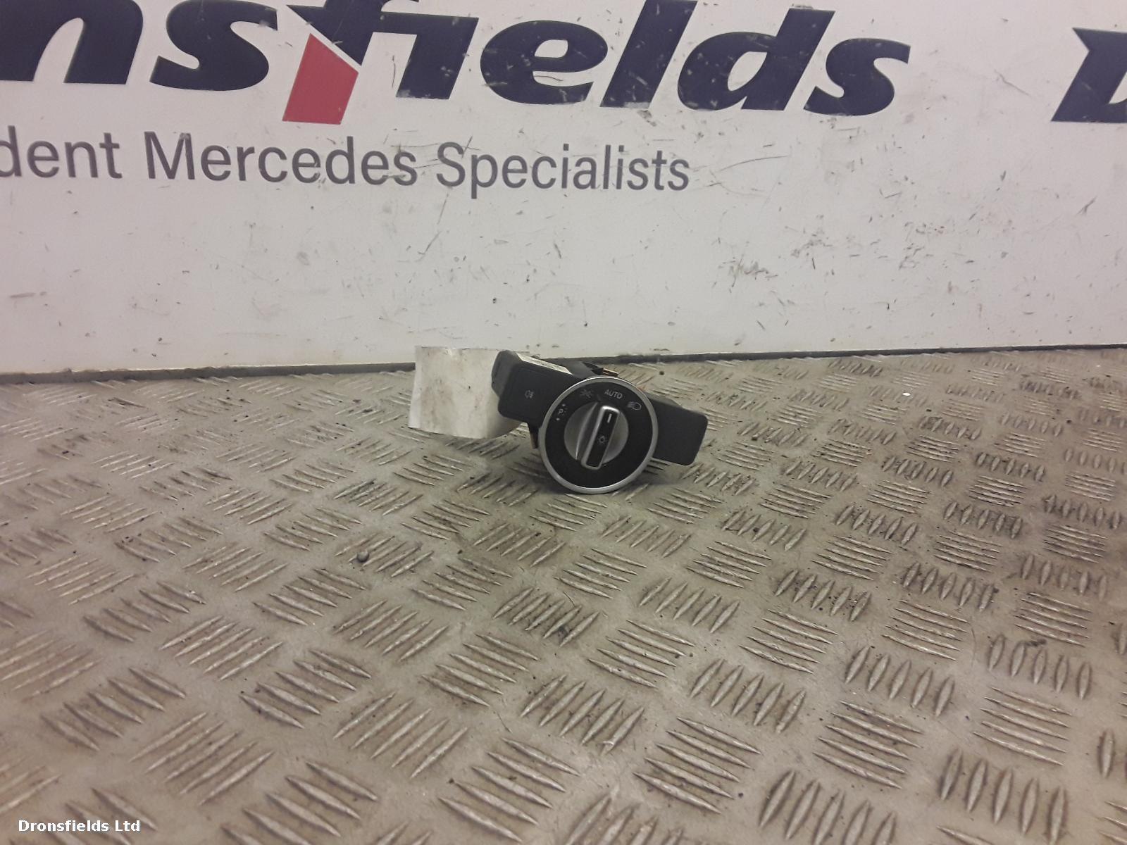 View Auto part Headlight Switch Mercedes E Class 2012