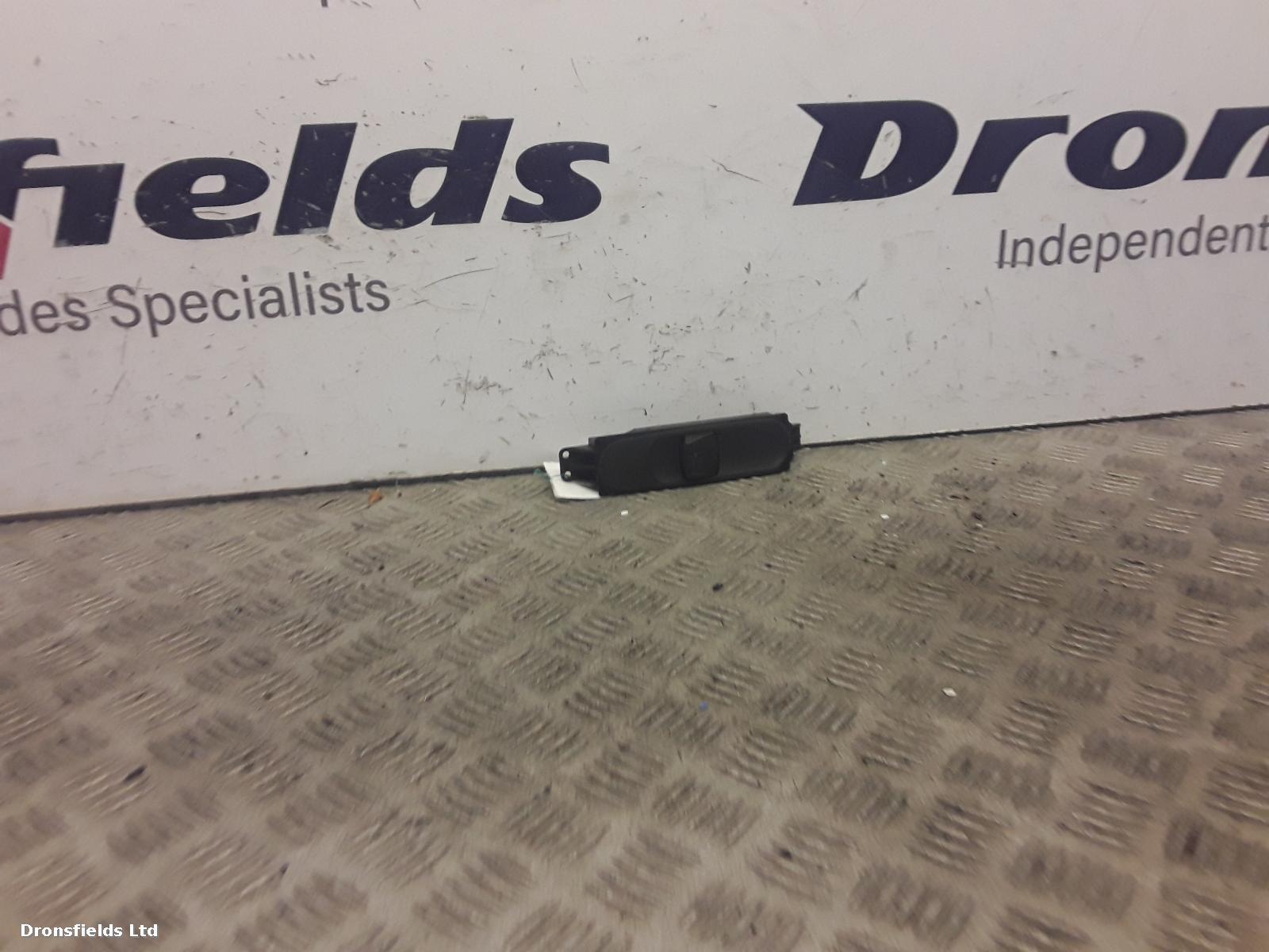 View Auto part Elect. Window Switch Mercedes Vito 2004