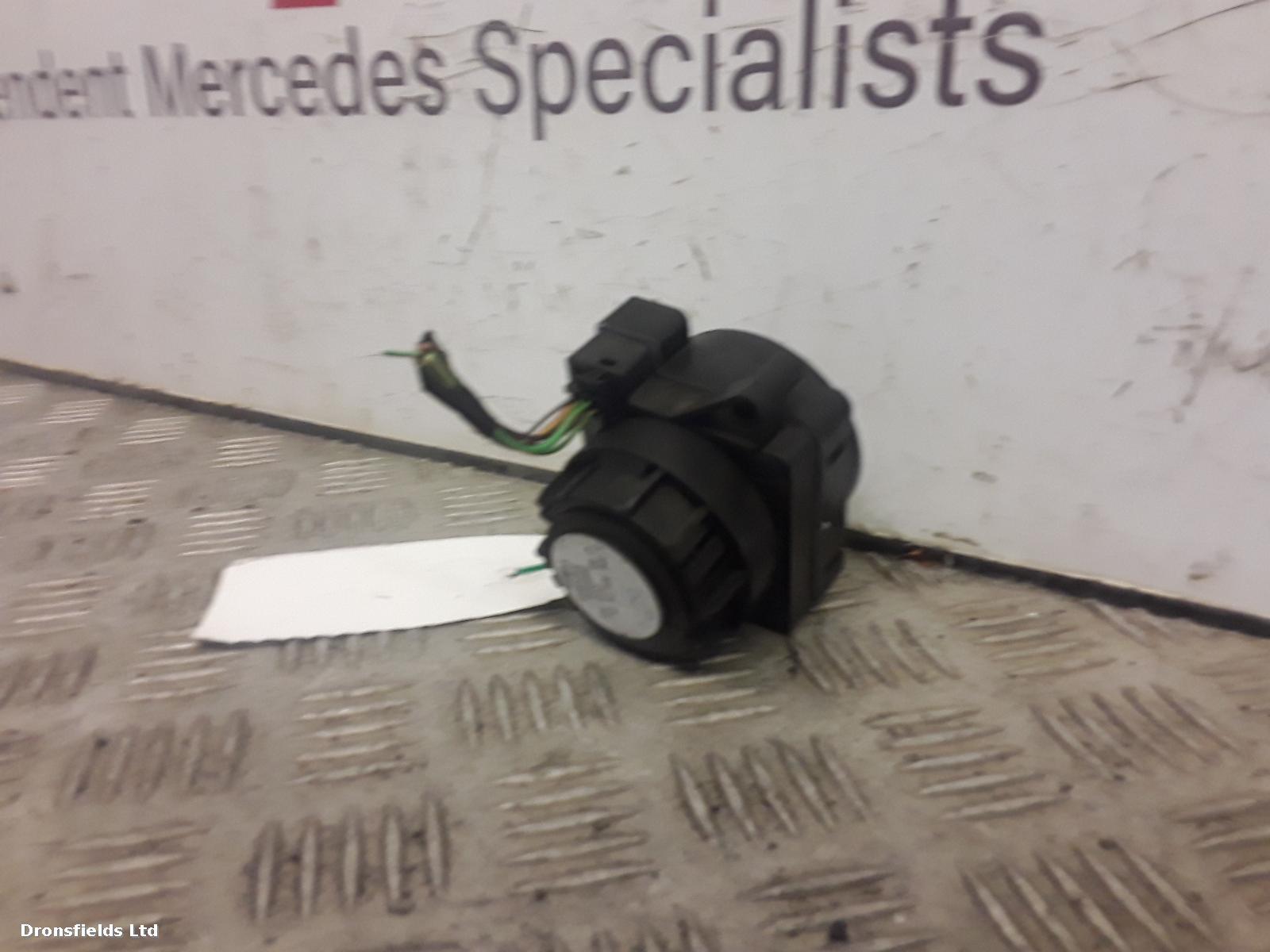 View Auto part Headlight Switch Mercedes Sprinter 2008