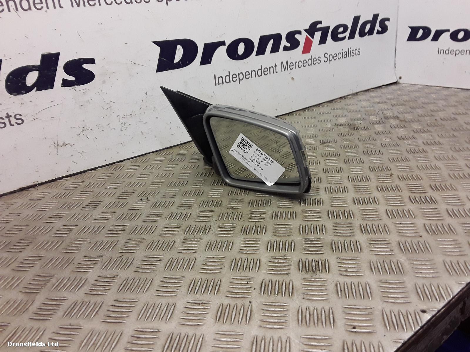 View Auto part R Door Mirror Mercedes E Class 2010