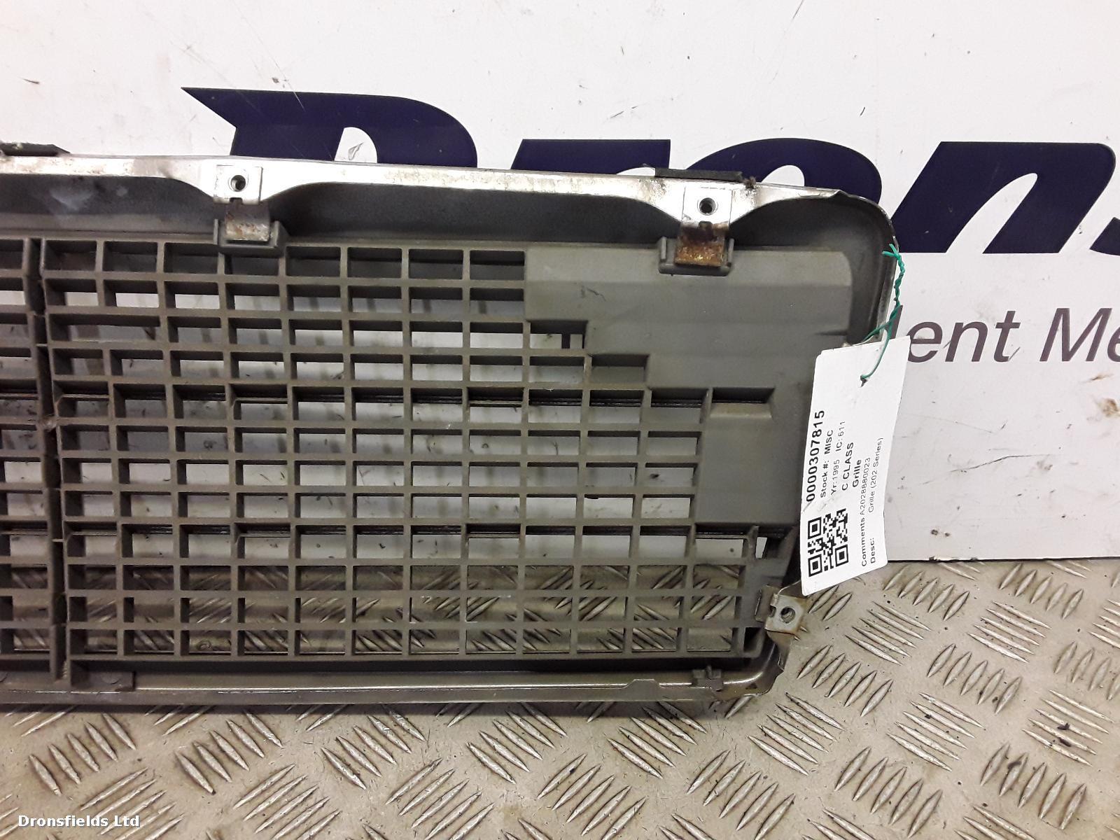 View Auto part Grille Mercedes C Class 1995