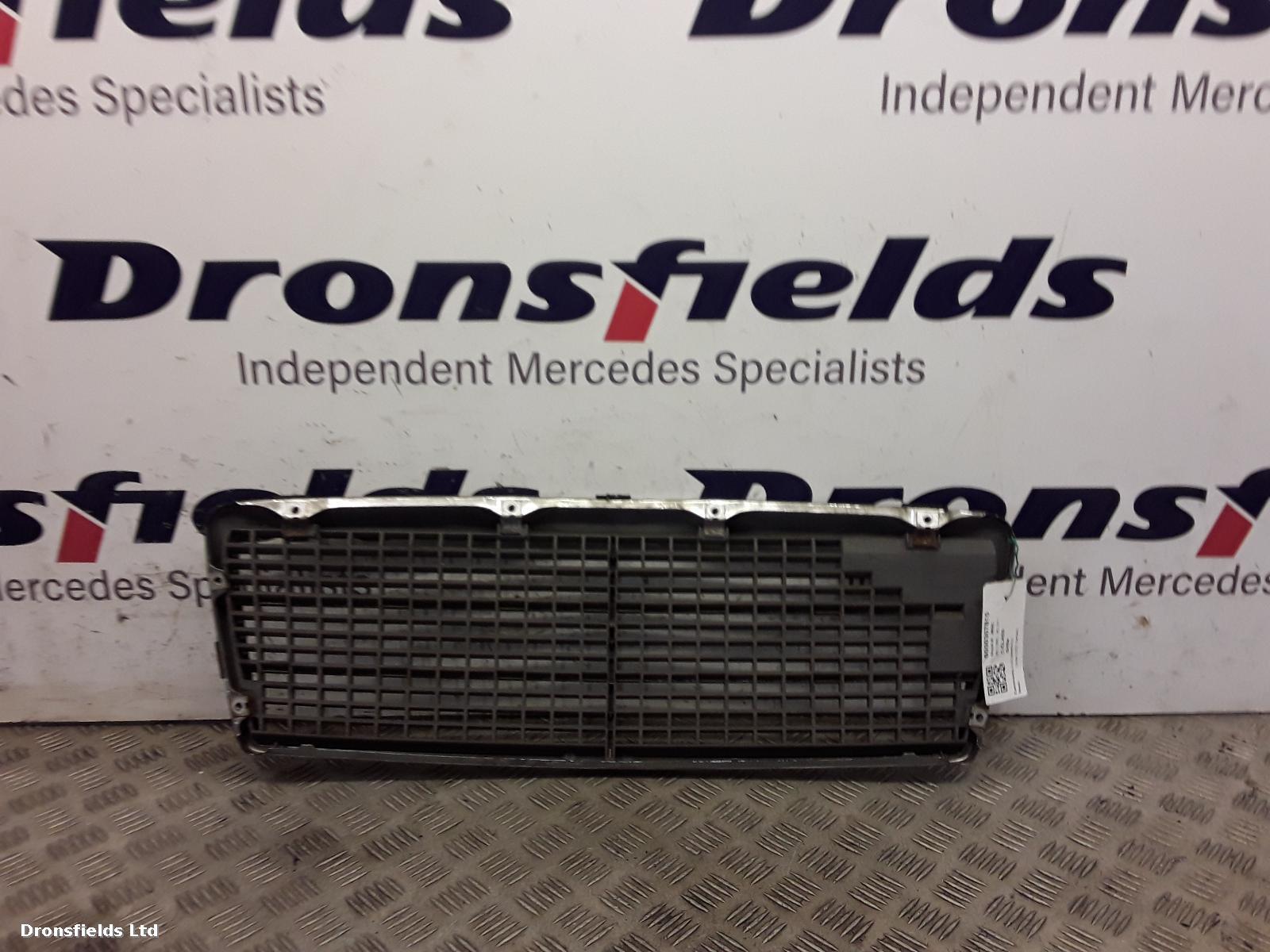 View Auto part Grille Mercedes C Class 1995