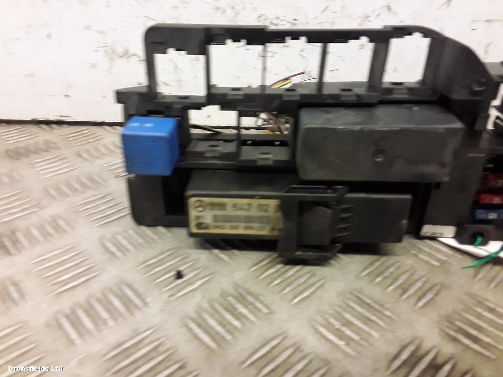 View Auto part Fuse Box Mercedes C Class 1995