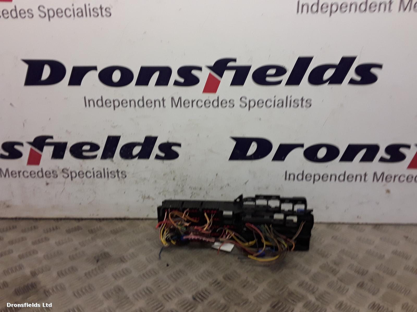 View Auto part Fuse Box Mercedes C Class 1995