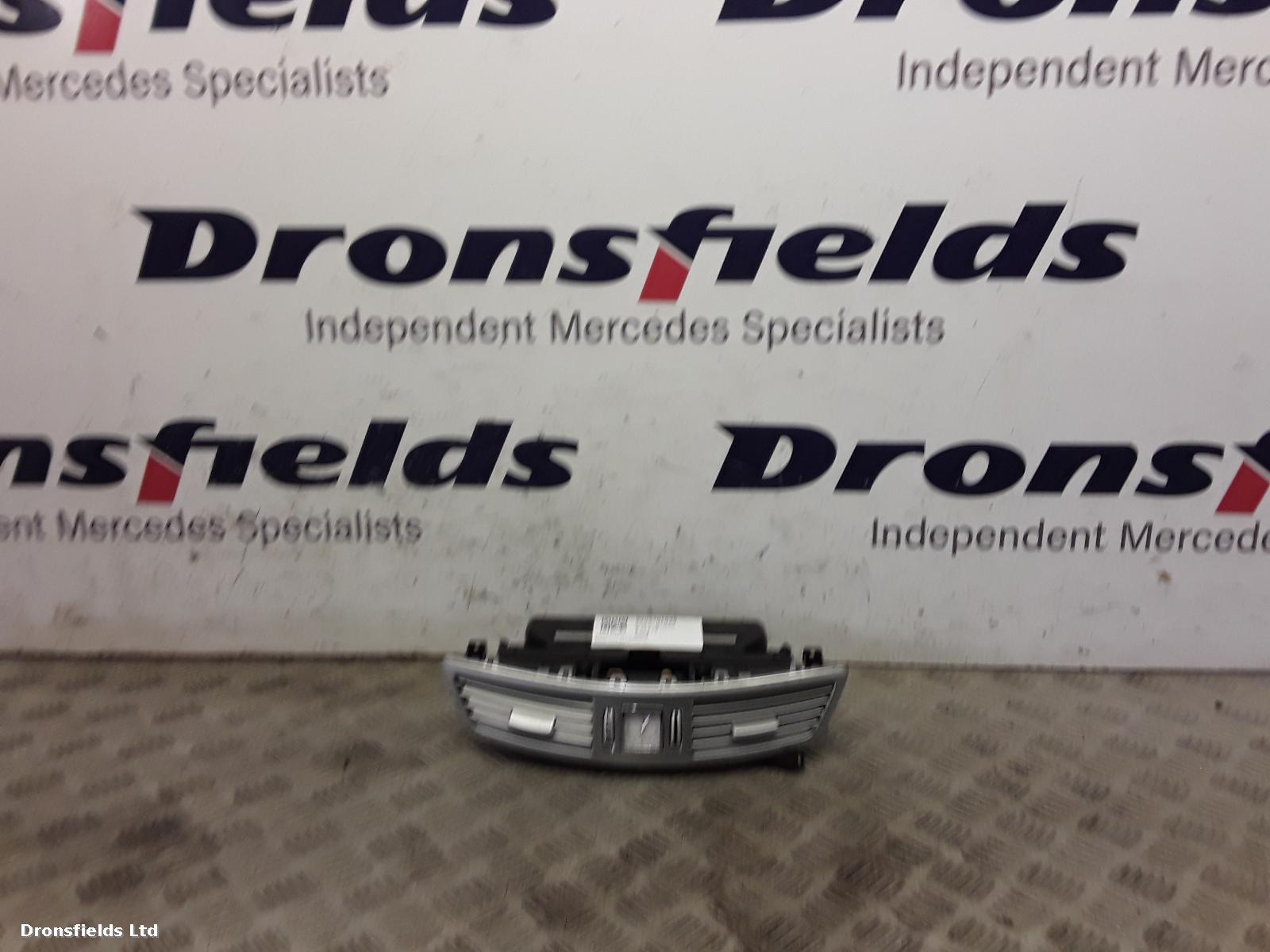 View Auto part Clock Mercedes S Class 2007