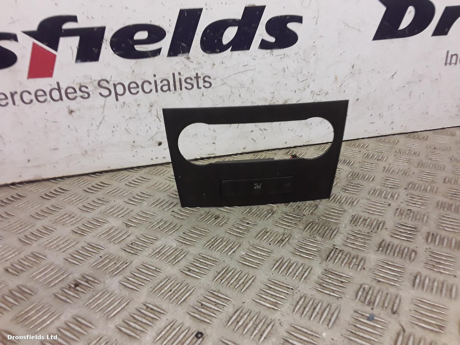 View Auto part Heater/AC Controller Mercedes B Class 2010
