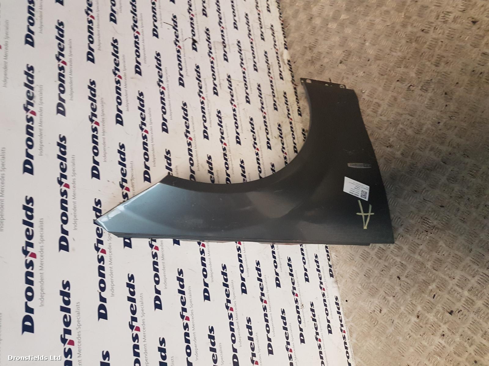 View Auto part R Wing Mercedes C Class 2011