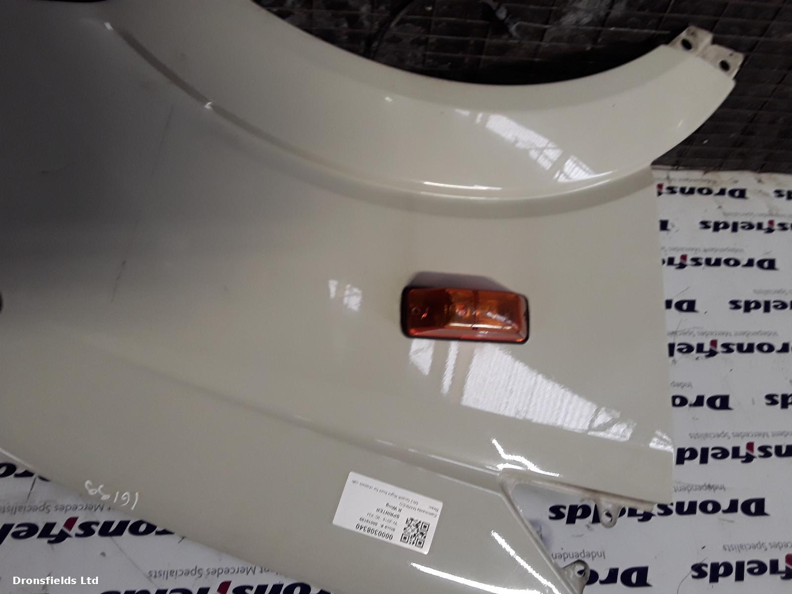 View Auto part R Wing Mercedes Sprinter 2018