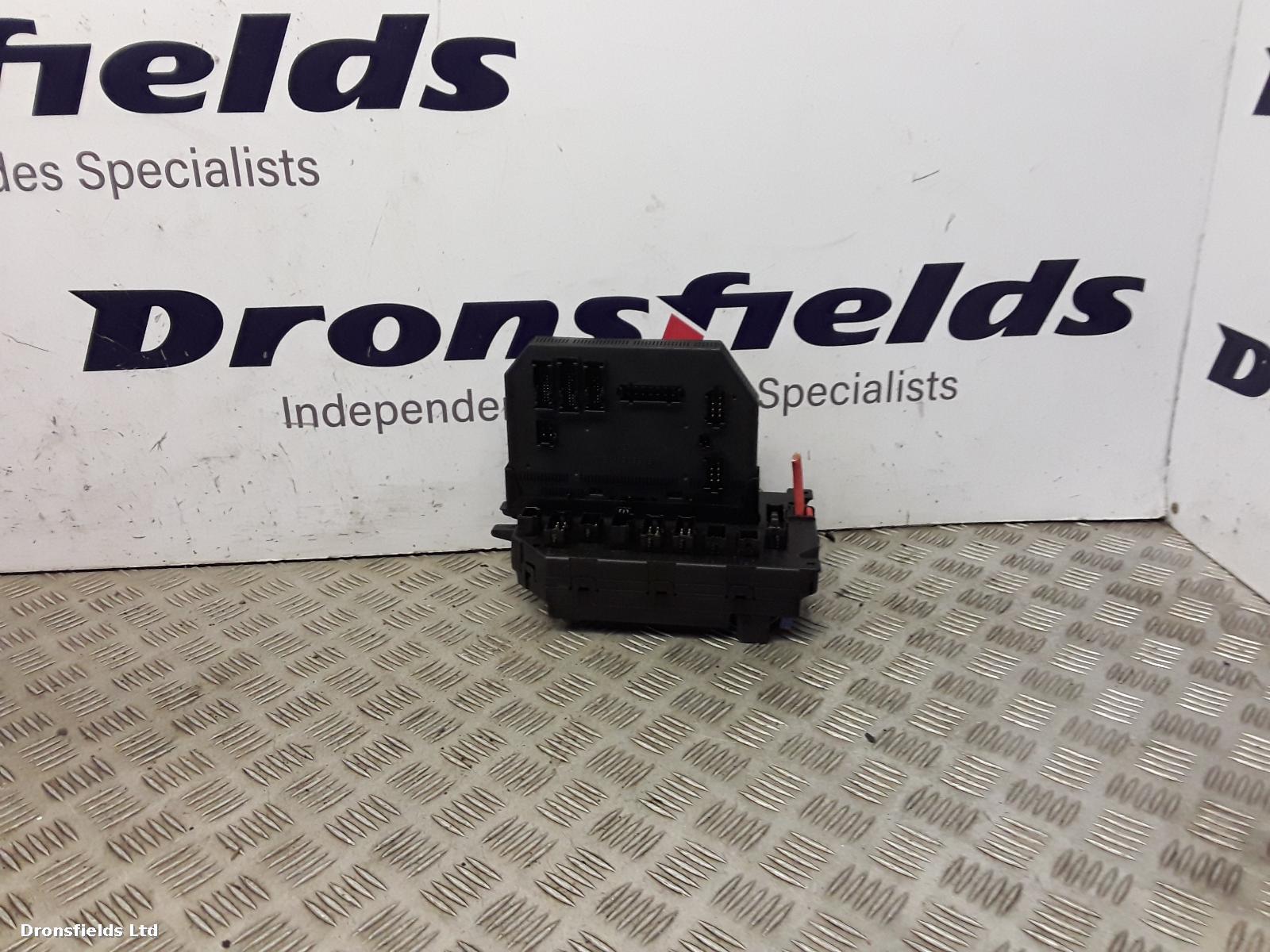View Auto part Fuse Box Mercedes S Class 2009