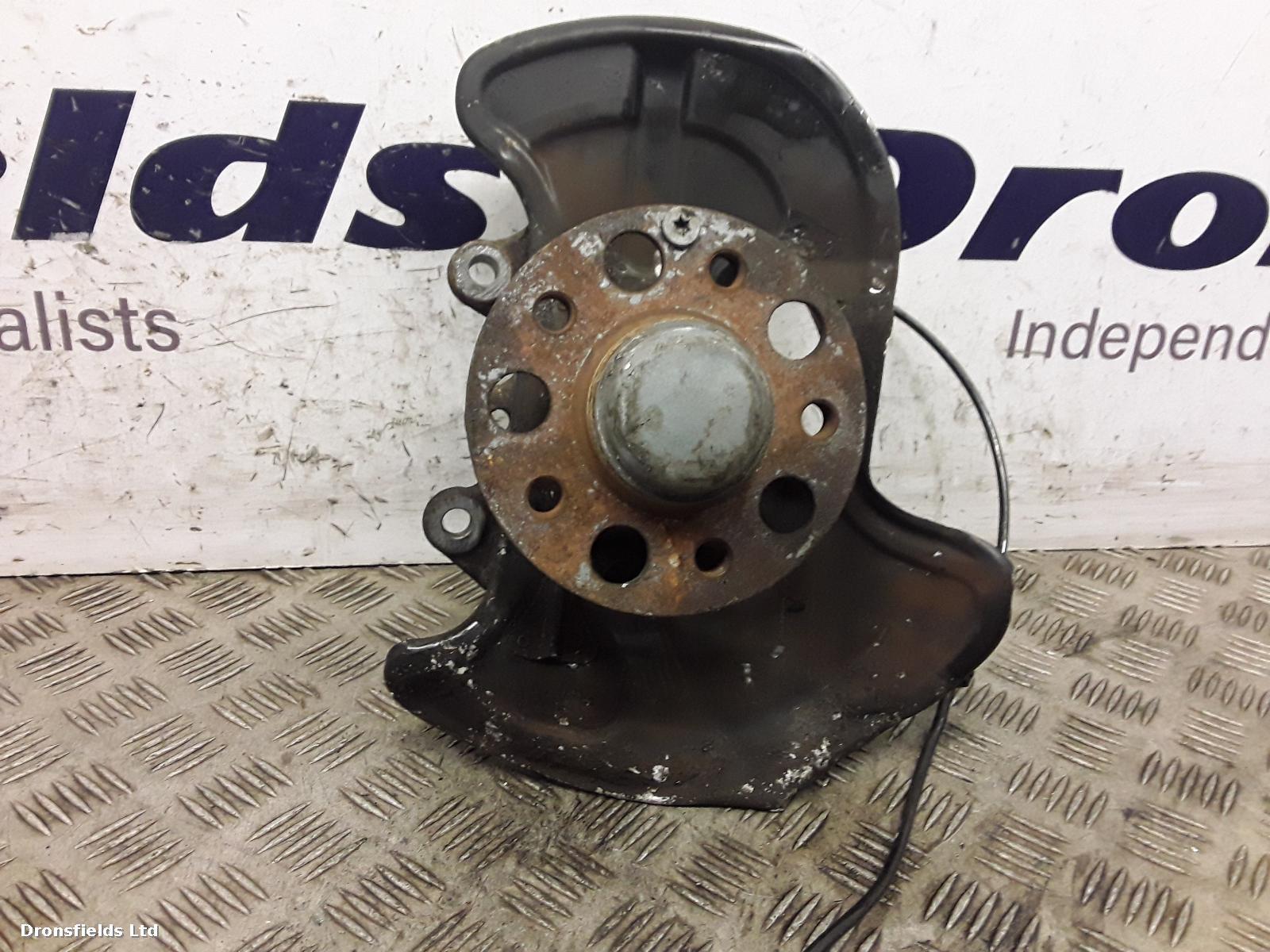 View Auto part RF Hub/Stub Axle Assembly Mercedes C Class 2011