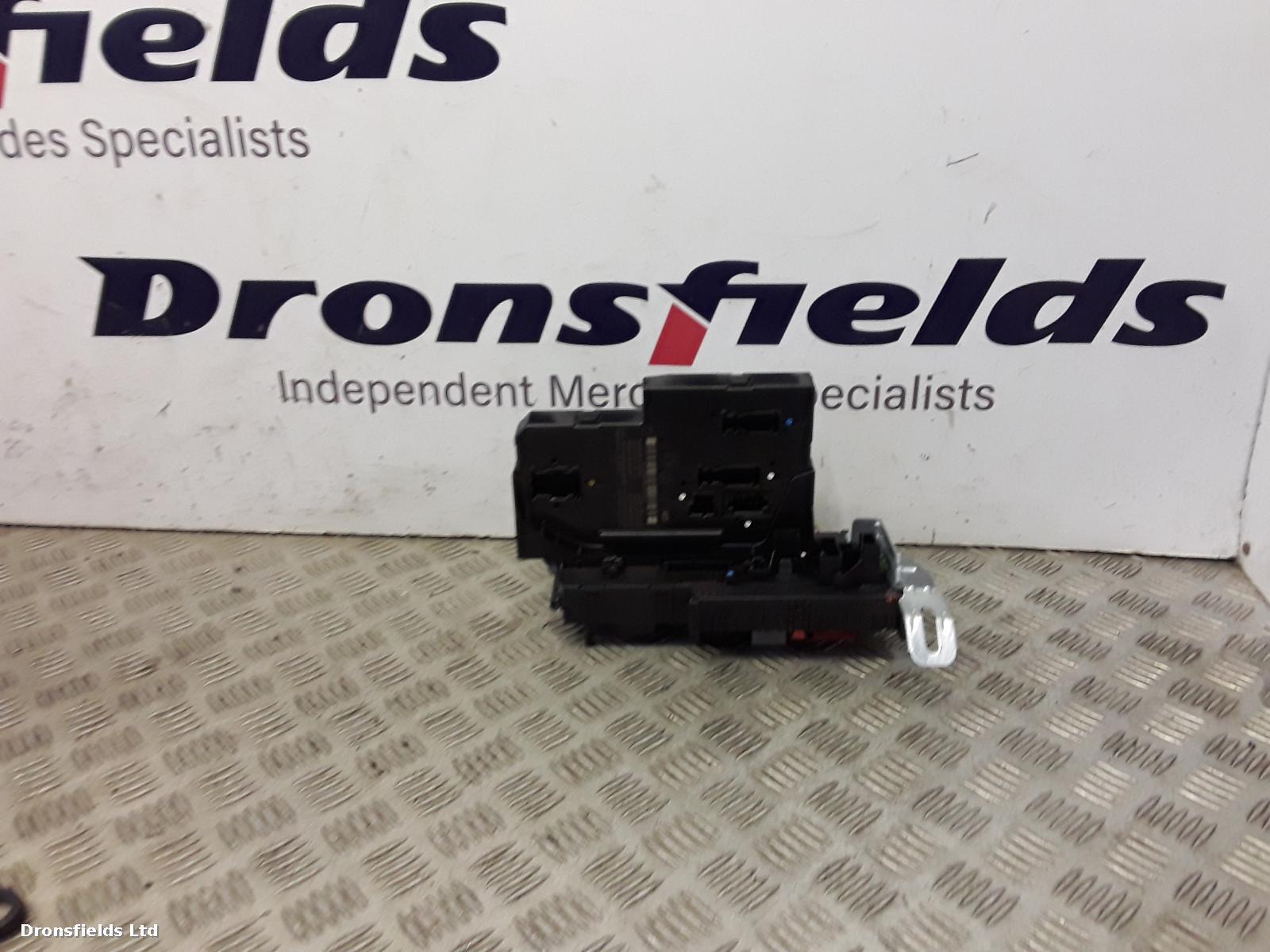 View Auto part Fuse Box Mercedes C Class 2014