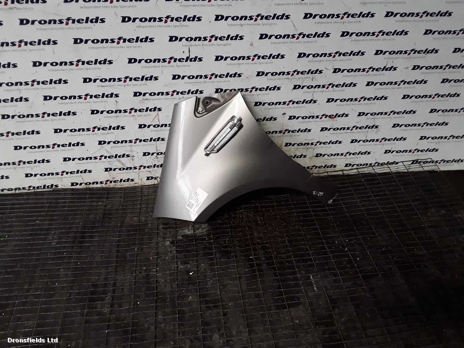View Auto part L Wing Mercedes A Class 2006