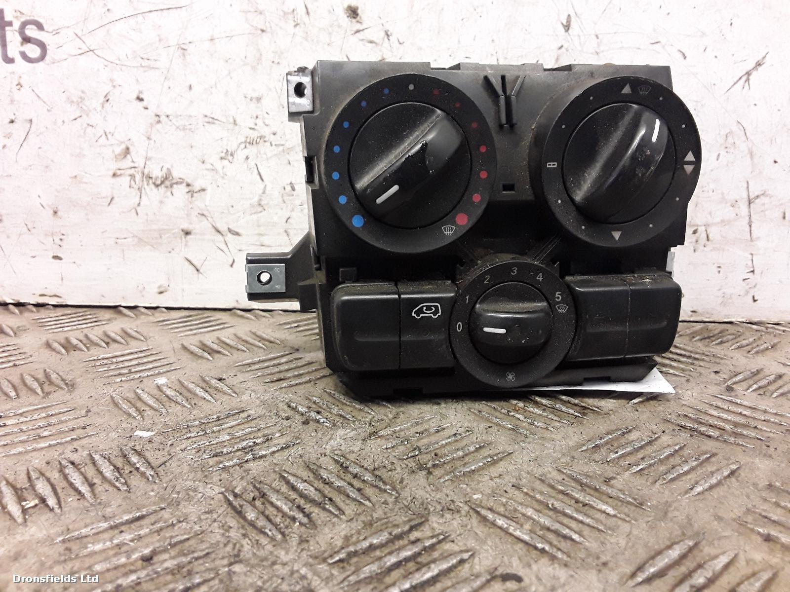 View Auto part Heater/AC Controller Mercedes Vito 2013
