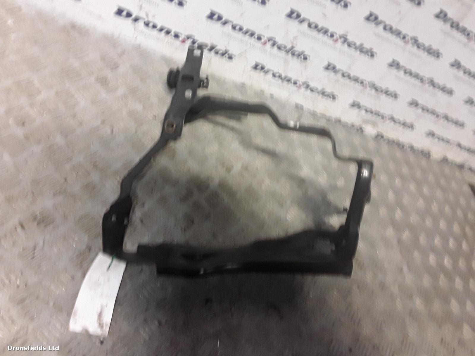 View Auto part Headlight Bracket Right Mercedes C Class 2011