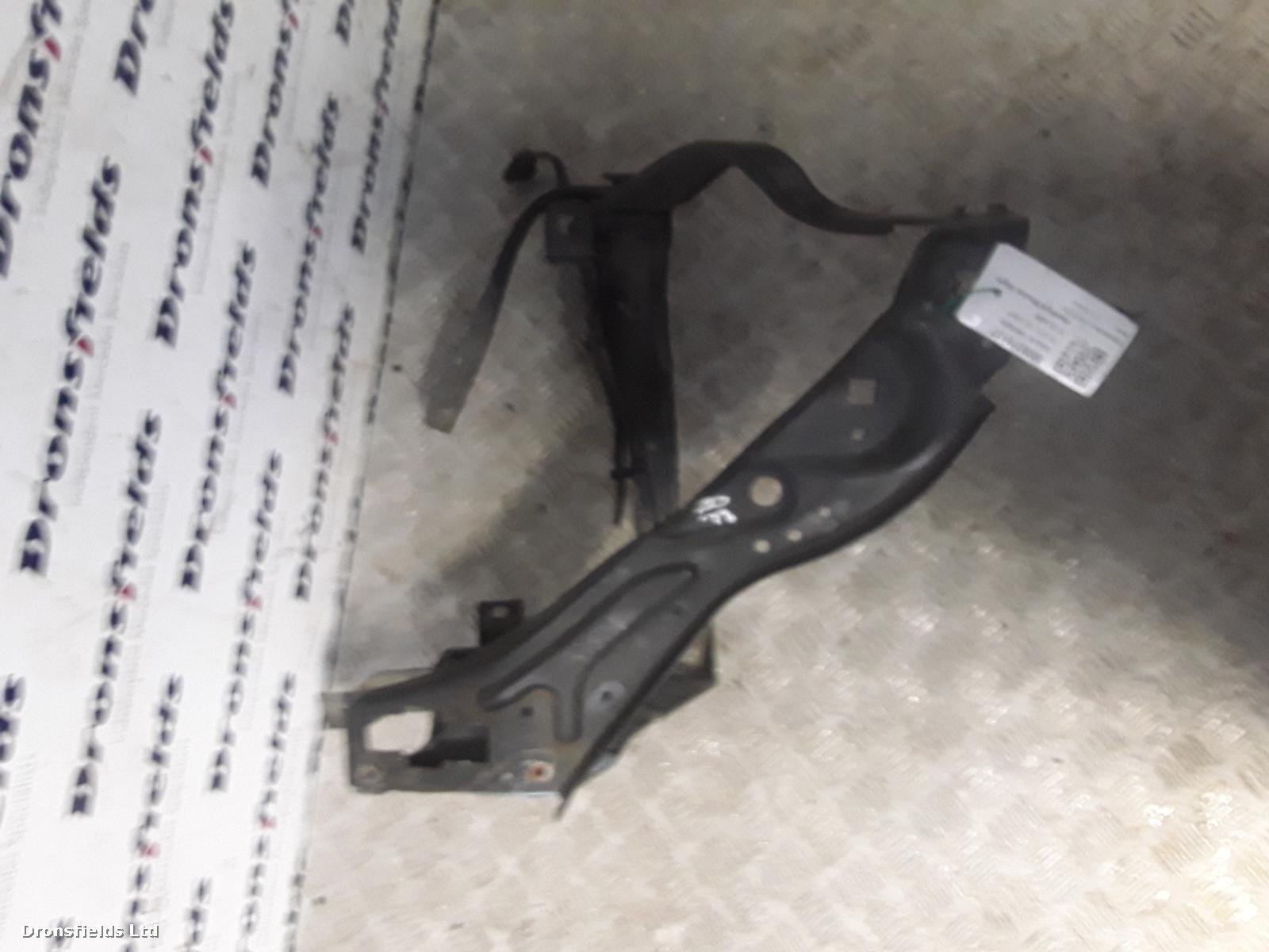 View Auto part Headlight Bracket Right Mercedes E Class 2010