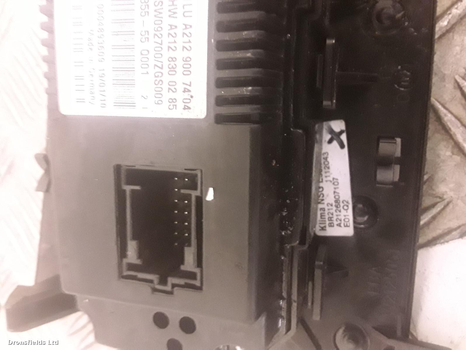 View Auto part Heater/AC Controller Mercedes E Class 2010