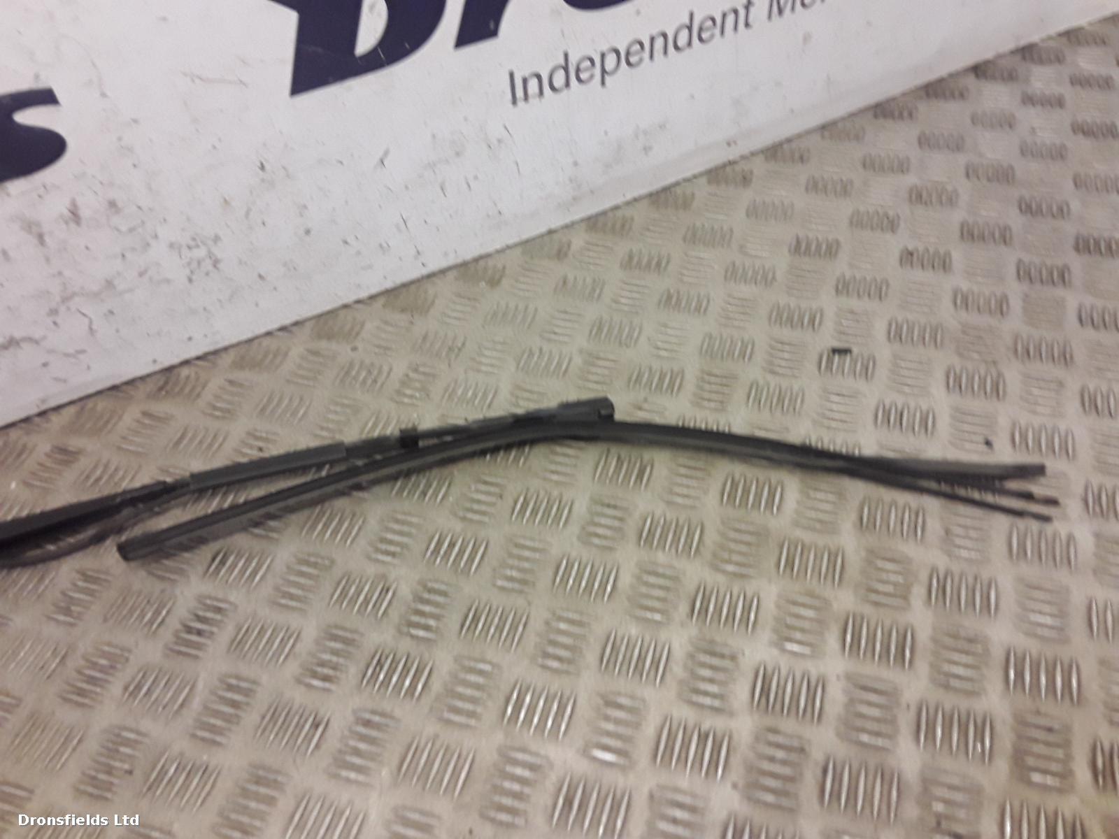 View Auto part Wiper Arm Mercedes Sprinter 2019