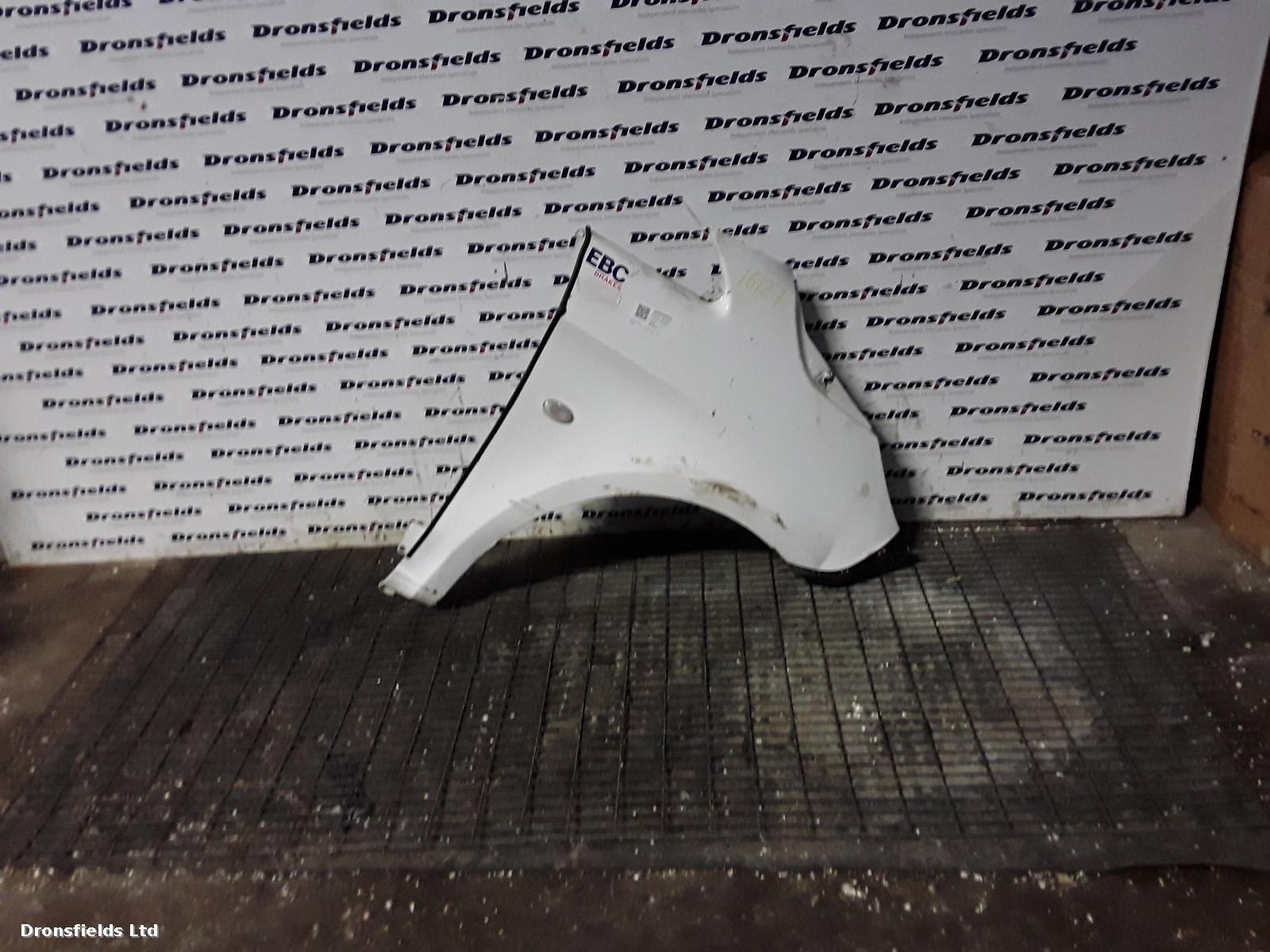 View Auto part R Wing Mercedes Vito 2015