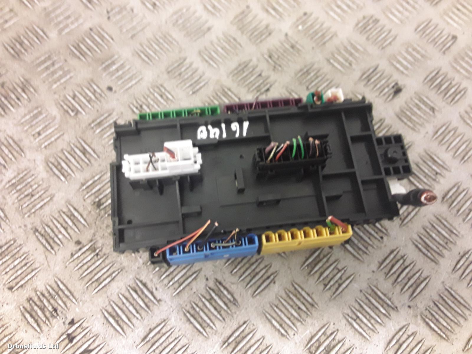 View Auto part Fuse Box Mercedes Vito 2017
