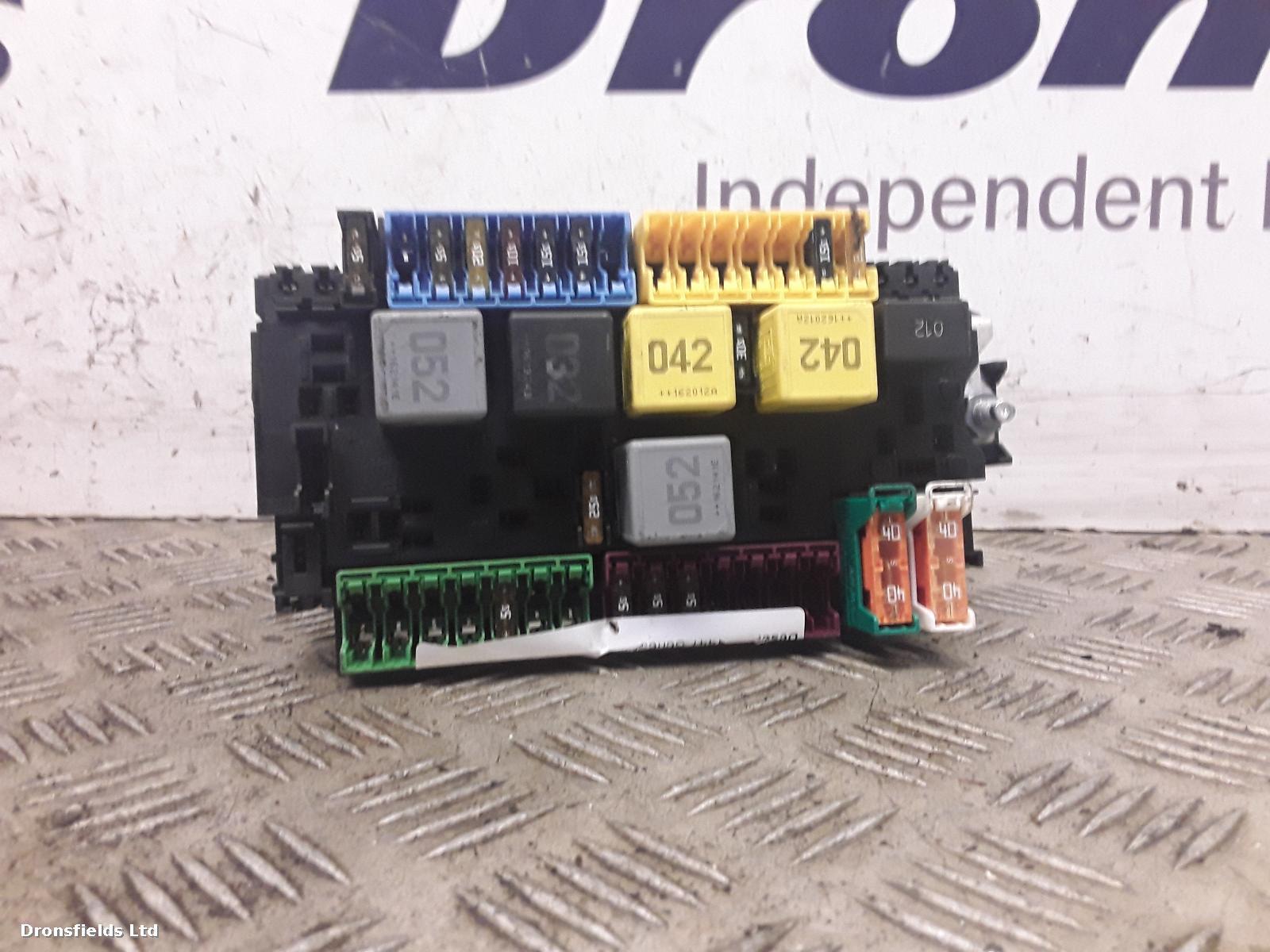 View Auto part Fuse Box Mercedes Vito 2017