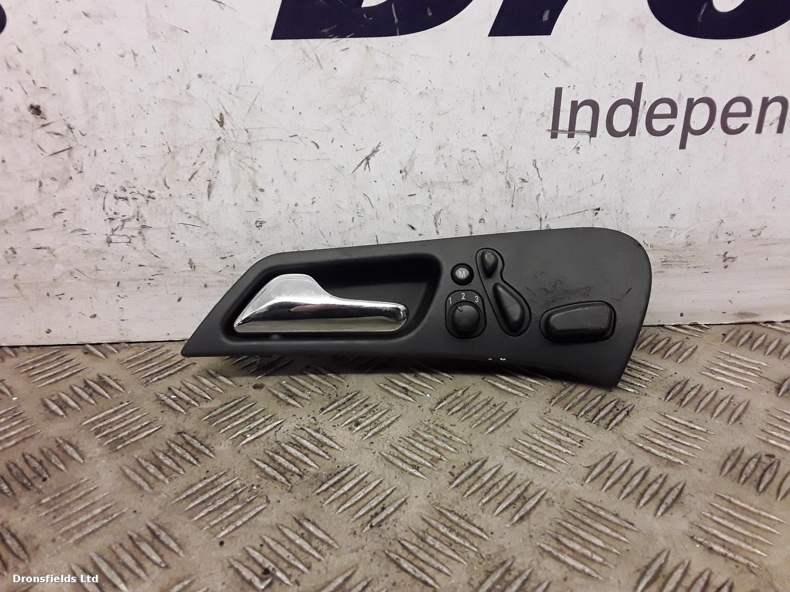 View Auto part Door Handle Mercedes C Class 2005