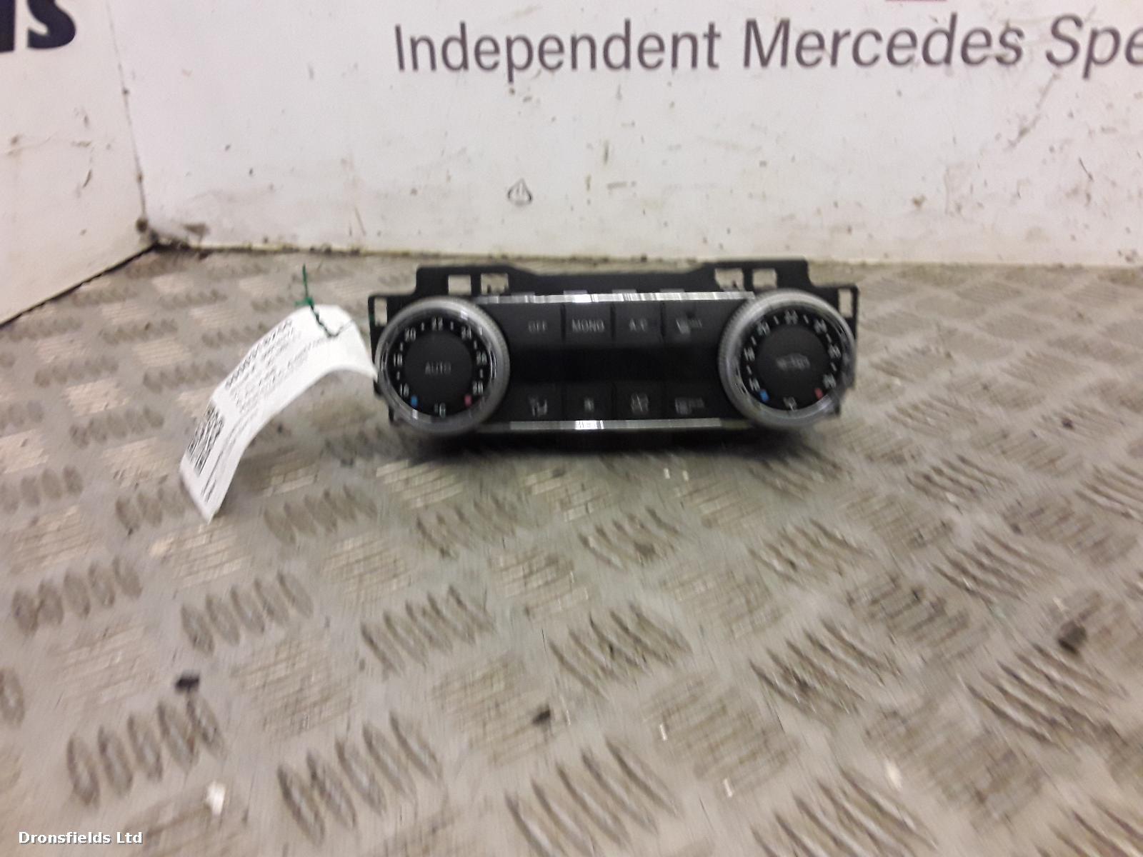 View Auto part Heater/AC Controller Mercedes C Class 2010
