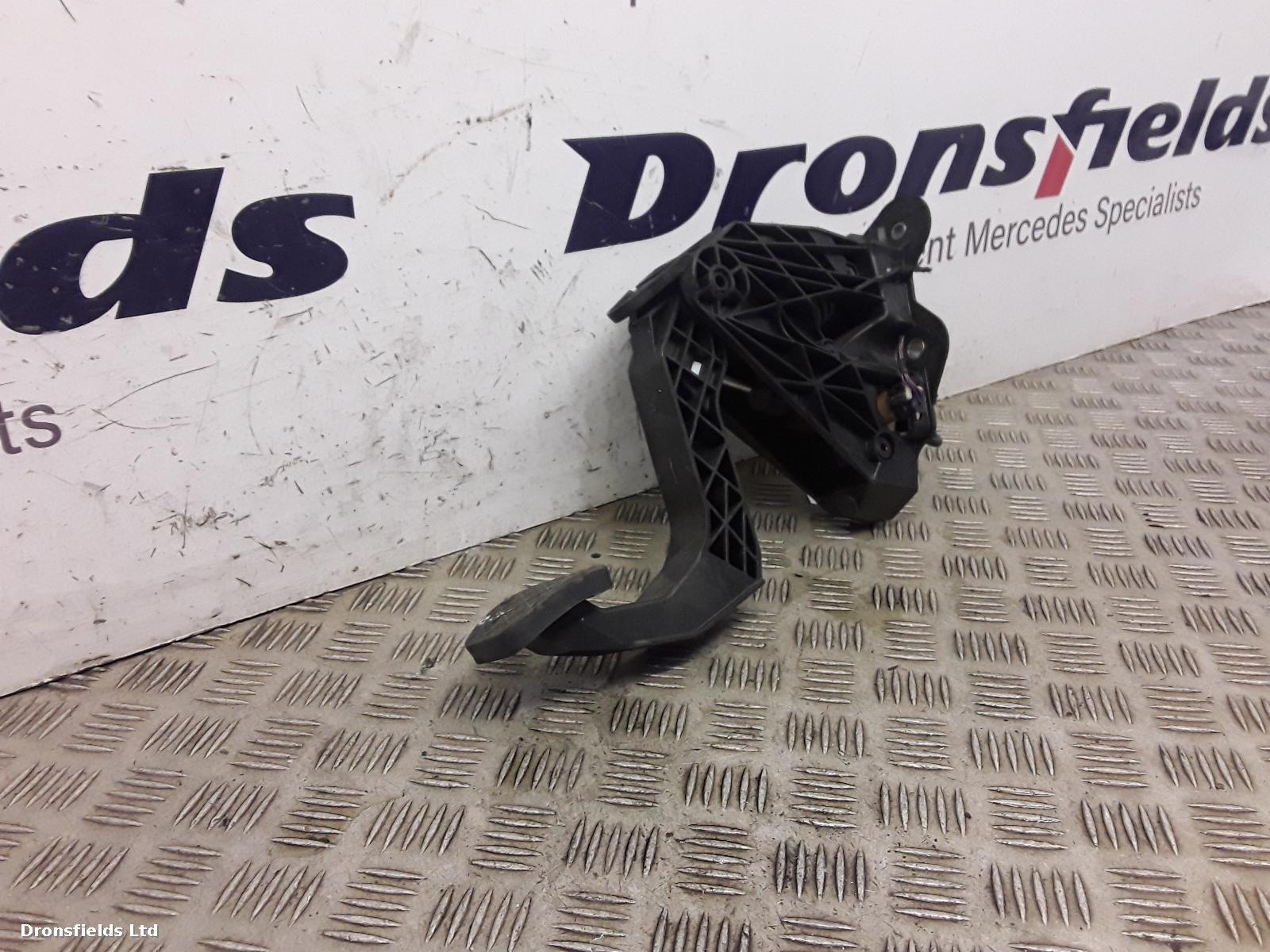 View Auto part Clutch Pedal Mercedes Sprinter 2022