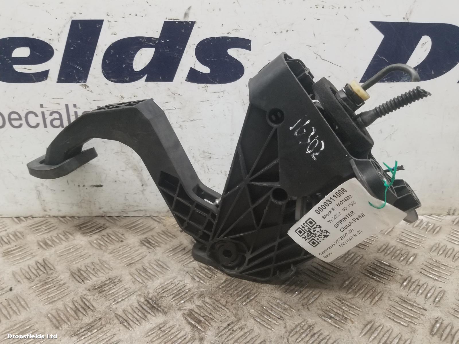 View Auto part Clutch Pedal Mercedes Sprinter 2022