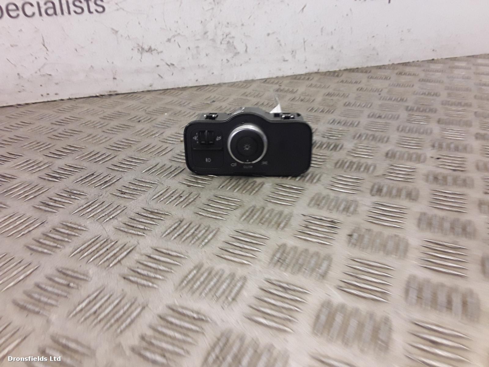 View Auto part Headlight Switch Mercedes Sprinter 2022