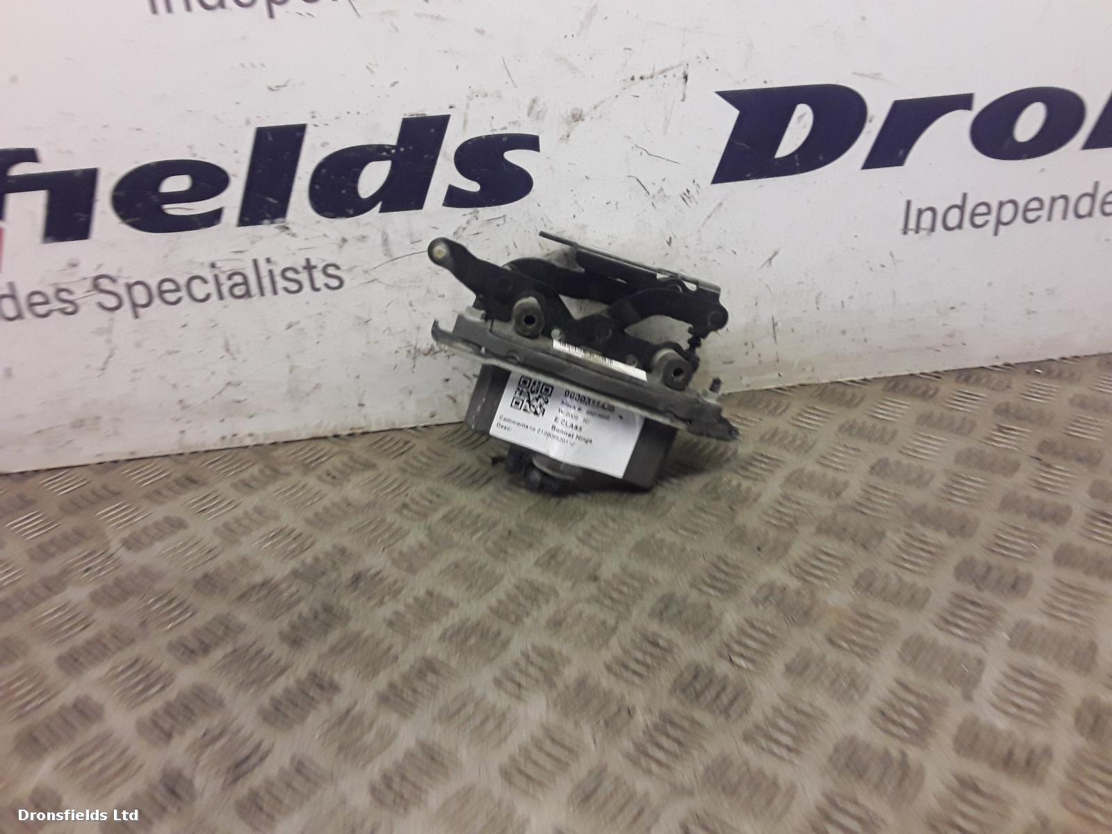 View Auto part Bonnet Hinge Mercedes E Class 2009