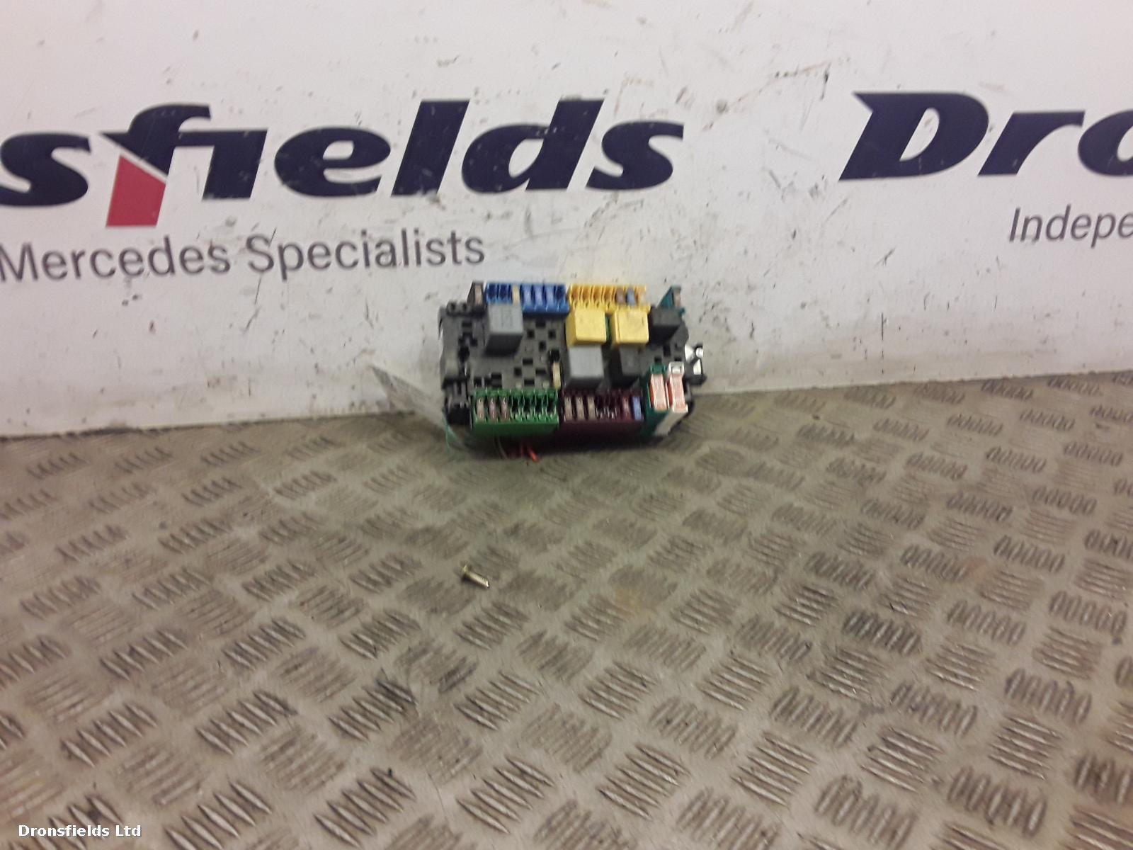 View Auto part Fuse Box Mercedes Vito 2022