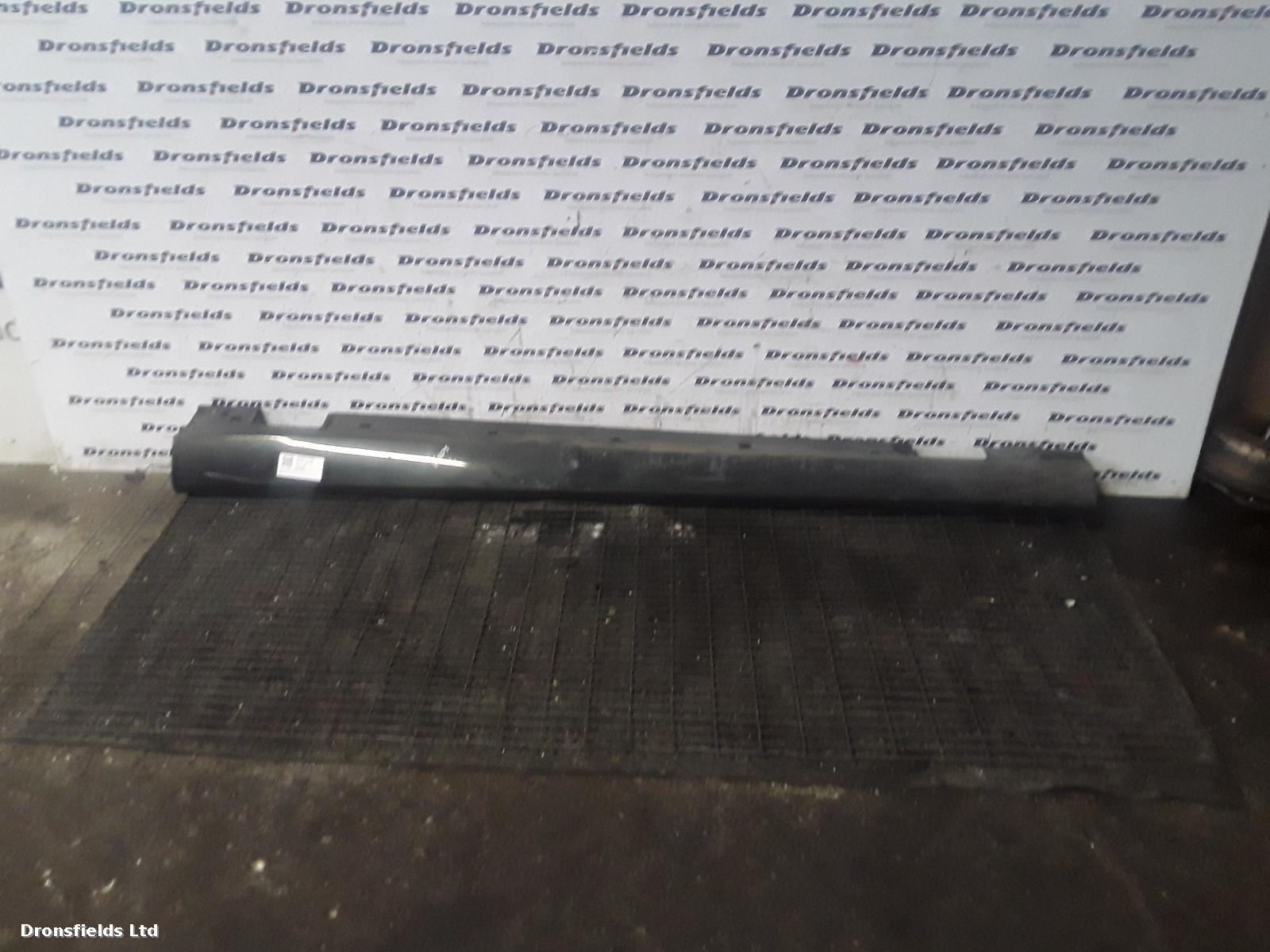 View Auto part Side Skirt Mercedes E Class 2013
