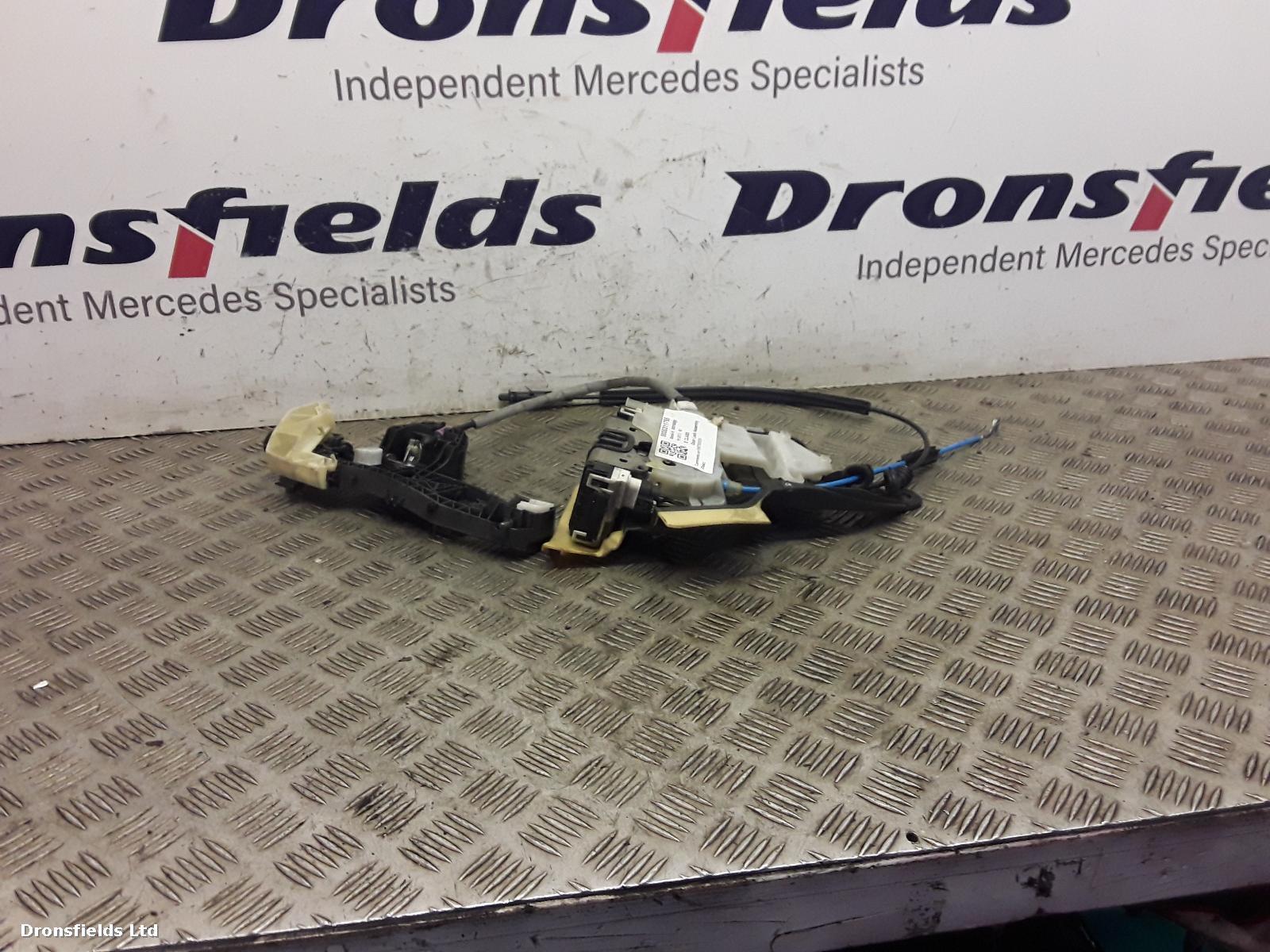 View Auto part Door Lock Assembly Mercedes E Class 2013