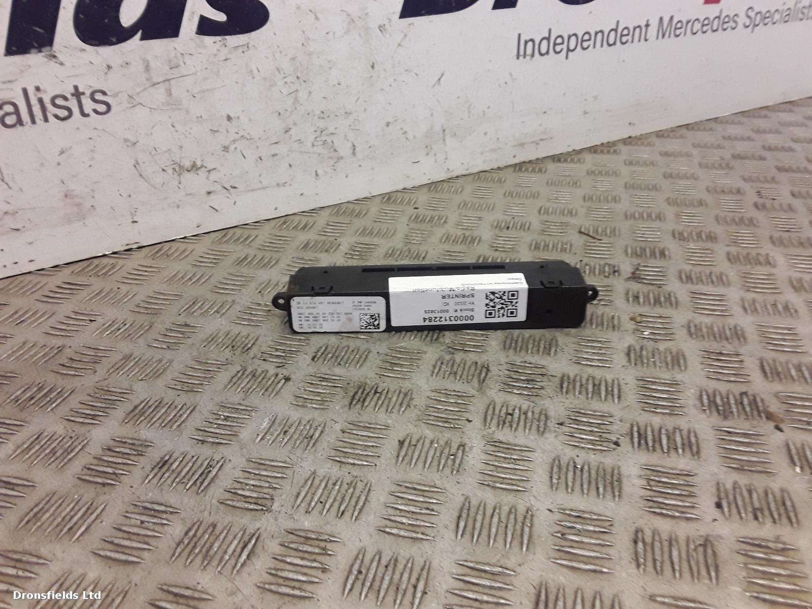 View Auto part Radio Display Mercedes Sprinter 2020