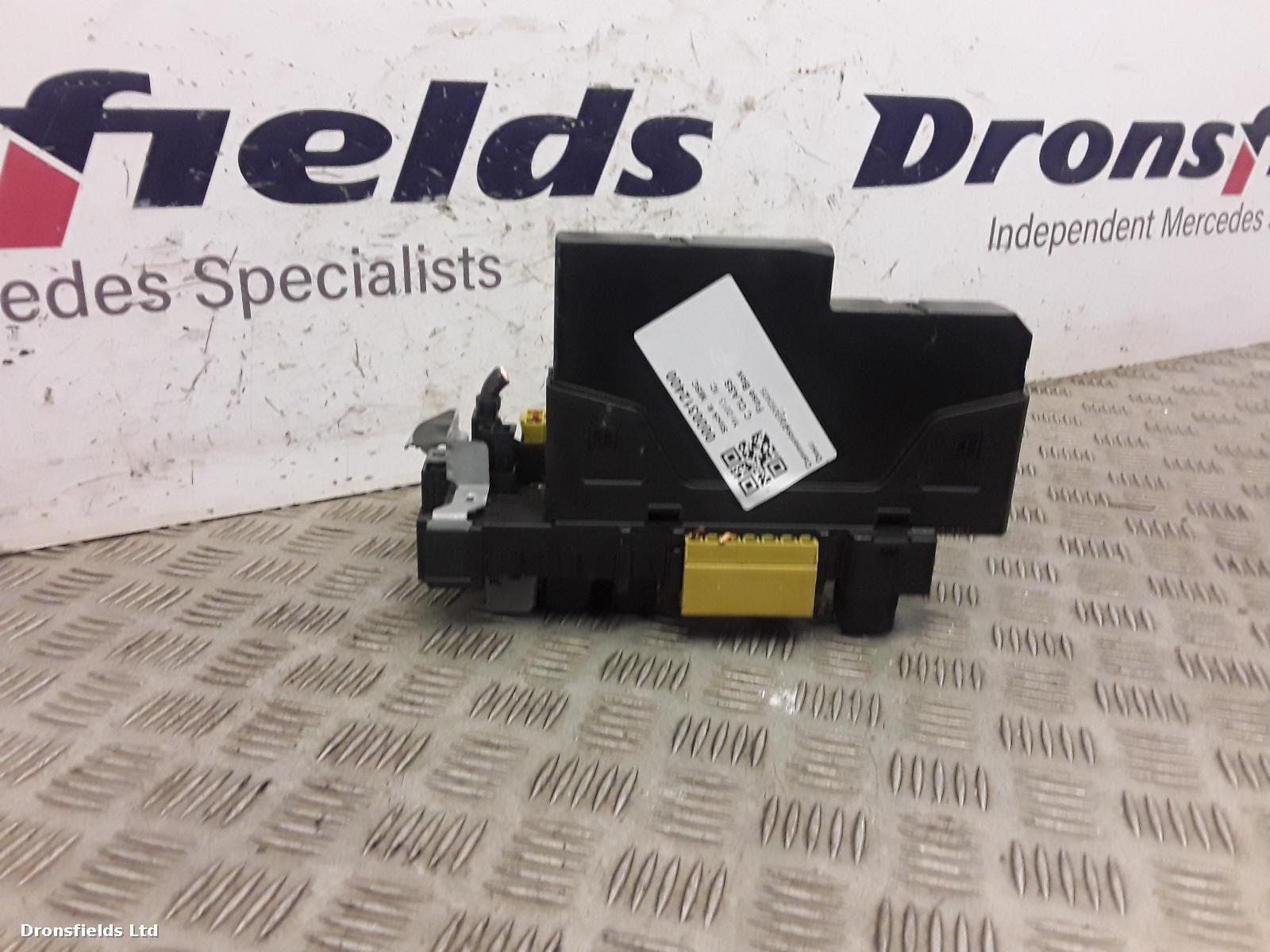 View Auto part Fuse Box Mercedes C Class 2013
