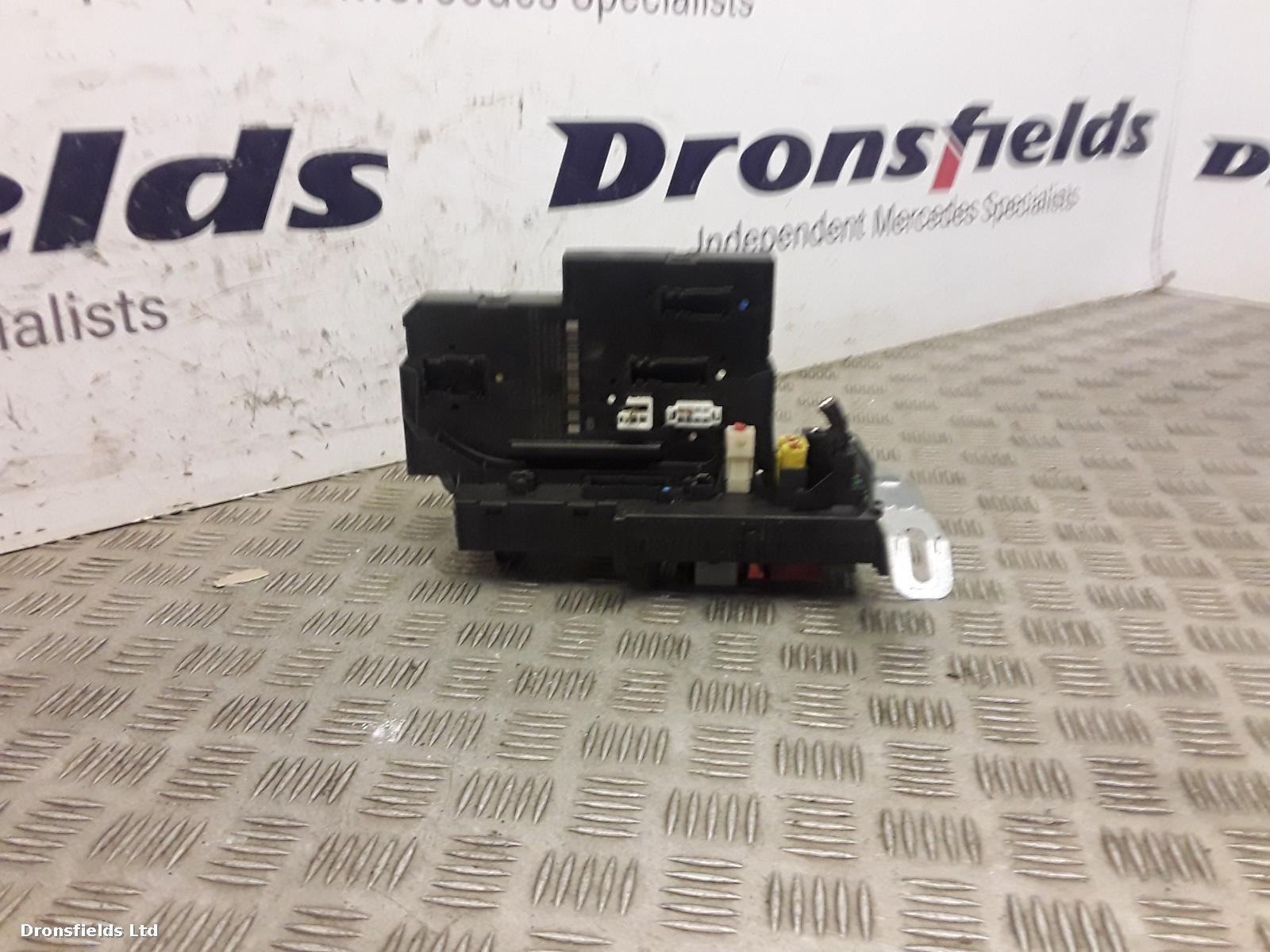 View Auto part Fuse Box Mercedes C Class 2010