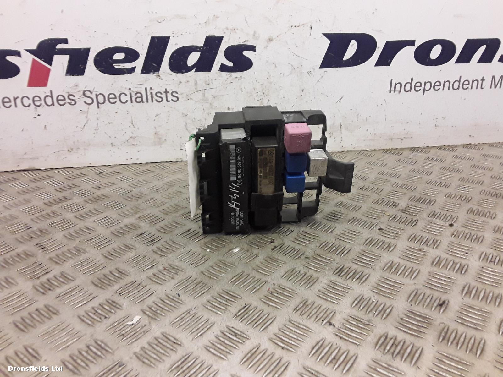 View Auto part Fuse Box Mercedes S Class 1991