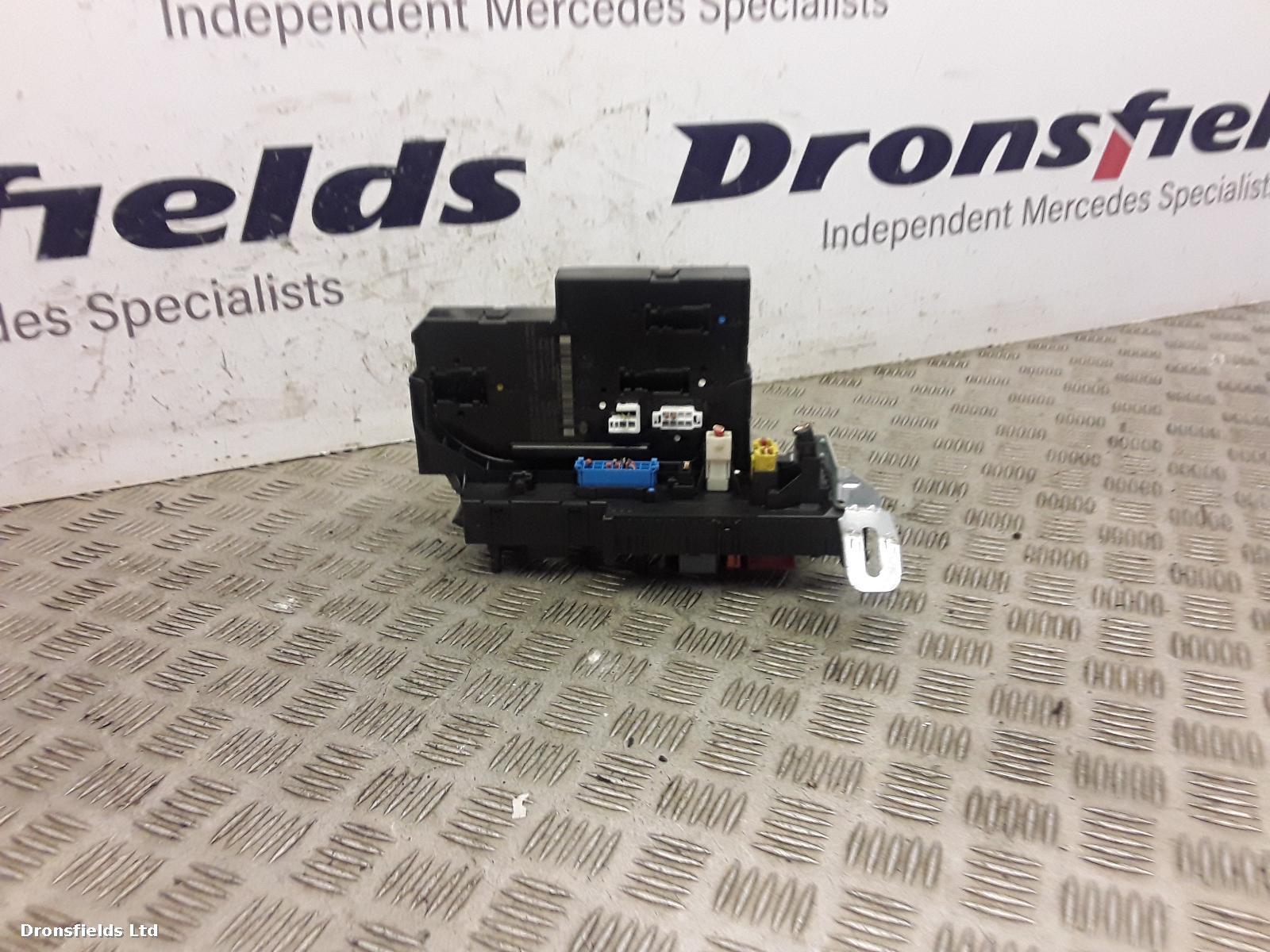 View Auto part Fuse Box Mercedes C Class 2014