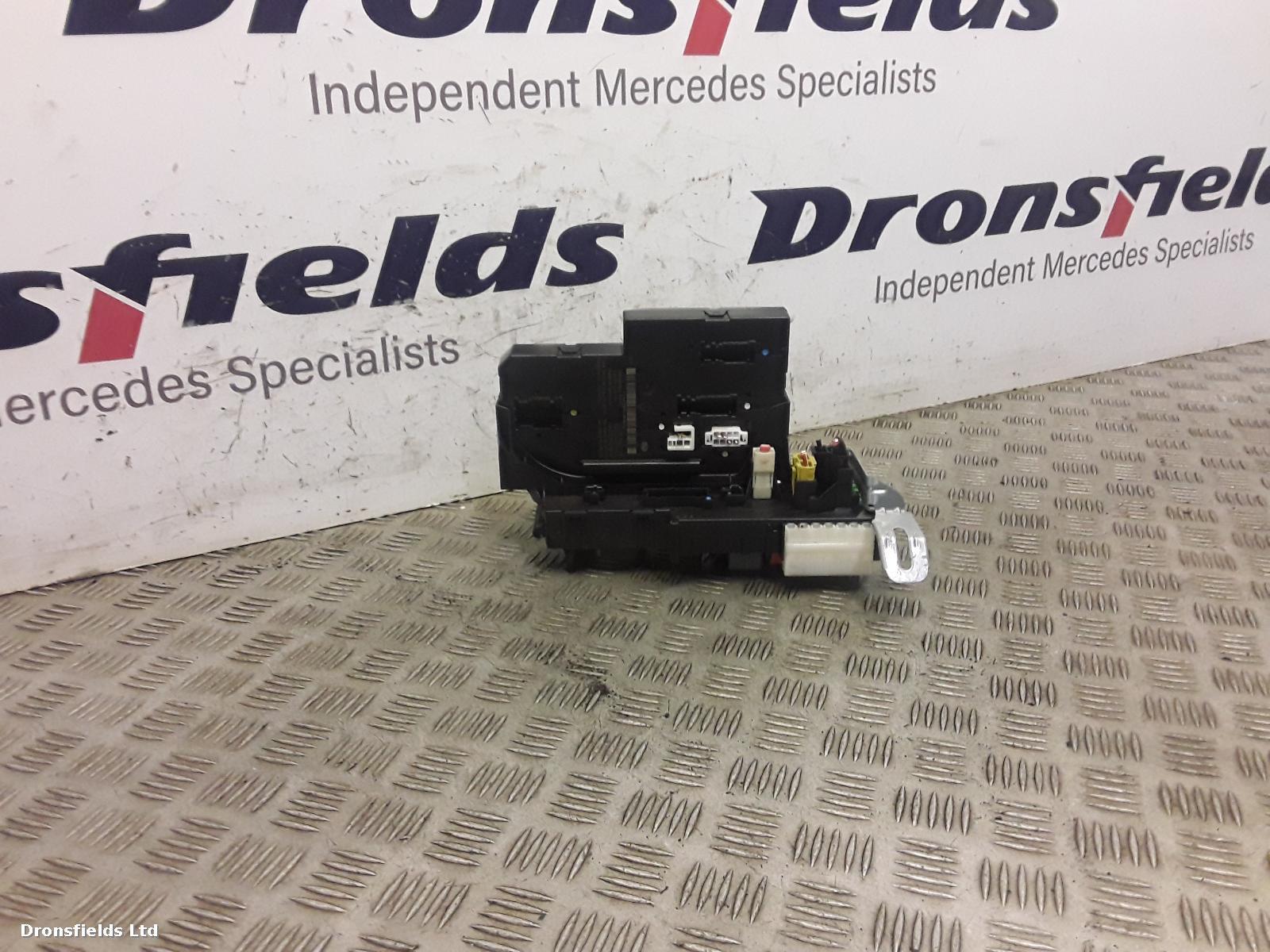 View Auto part Fuse Box Mercedes C Class 2014